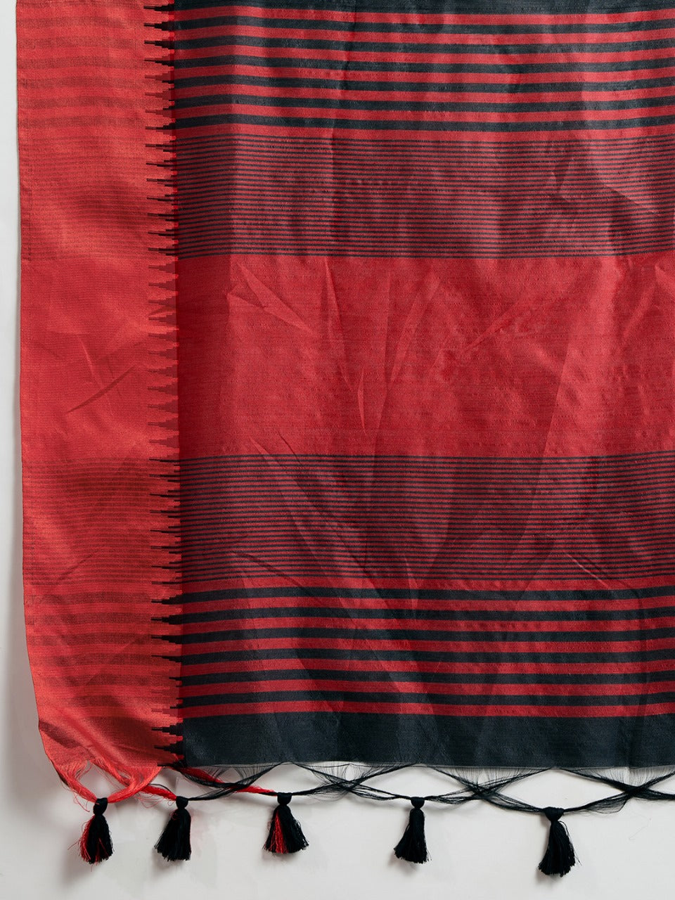 Black Color Khadi Raw Silk Saree With Zari Lining Pallu With Tample Border