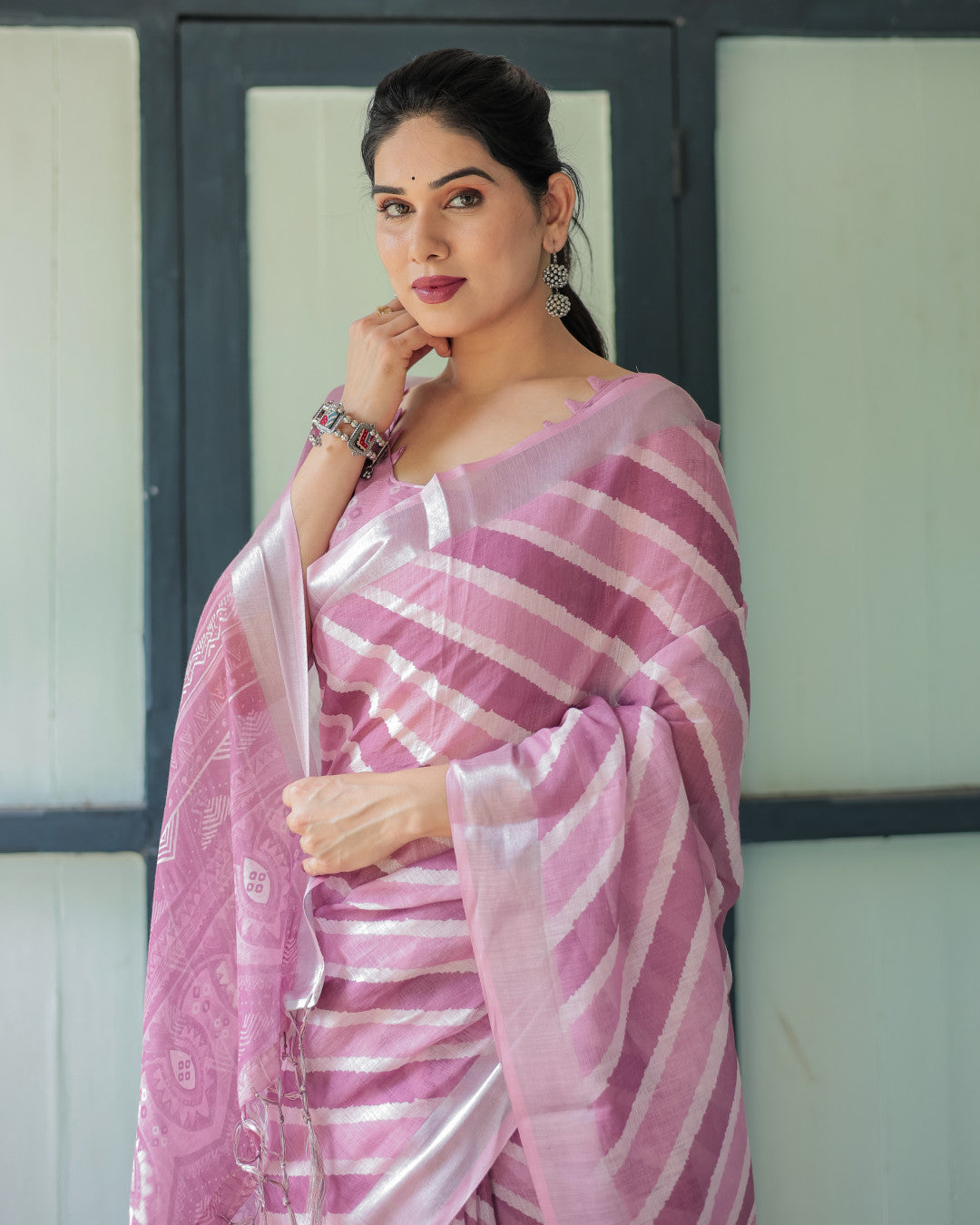 Lavender Soft Linen Cotton Saree With Digital Printed Work