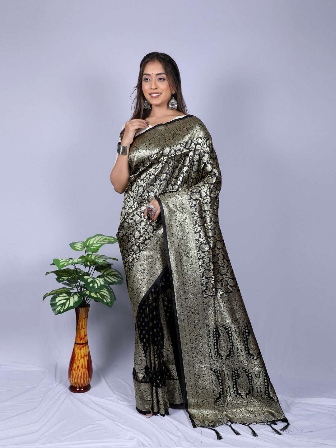 Black Soft Banarasi Silk Saree With Zari Weaving Work | Bridal Wedding Wear – JaipurSaaj