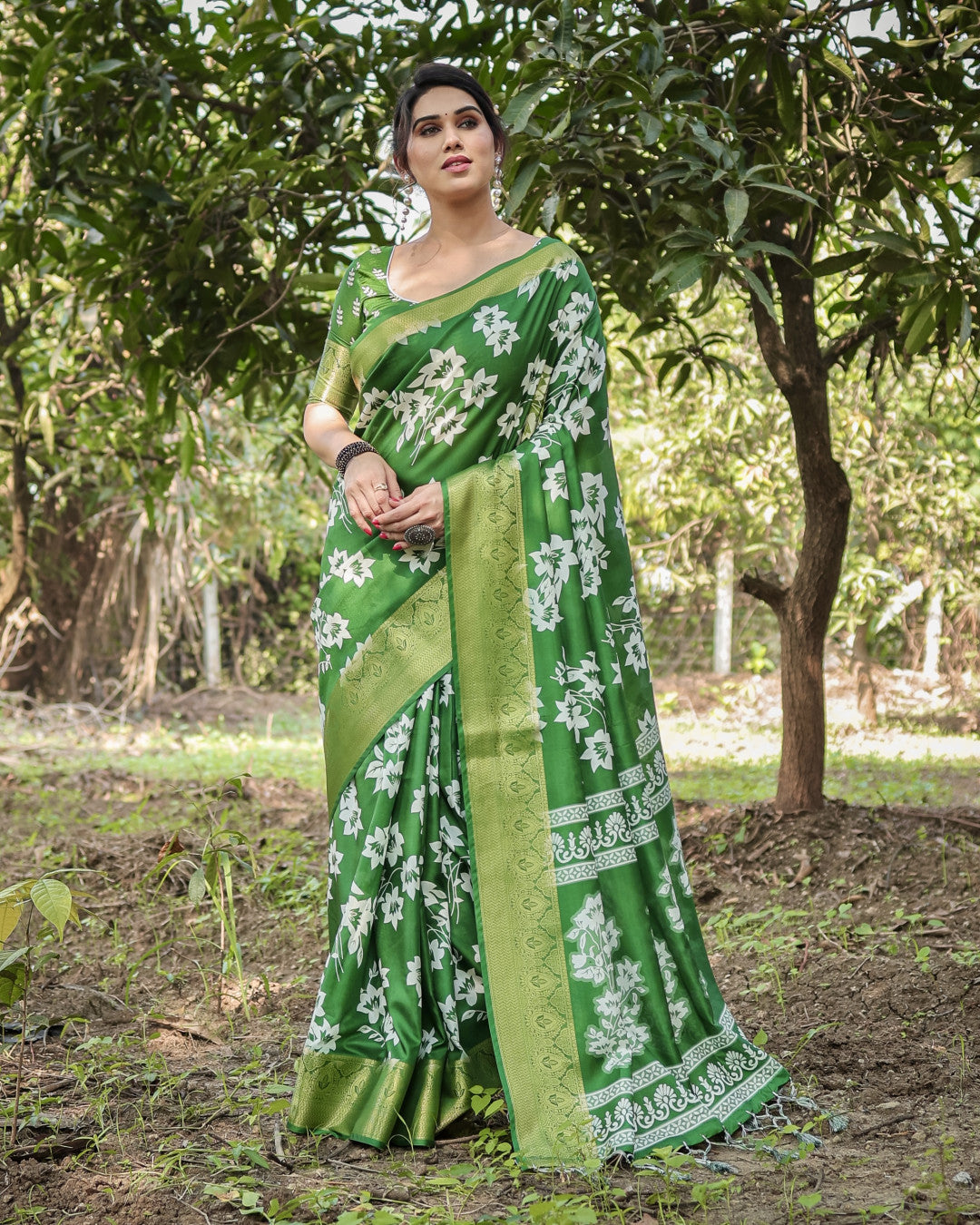 Green Tussar Silk Saree with Floral Woven Motifs & Zari Border | Traditional Festive Wear – JaipurSaaj