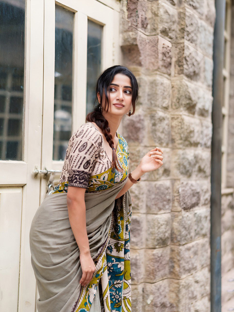 Gray Linen Cotton Saree With Digital Printed Work