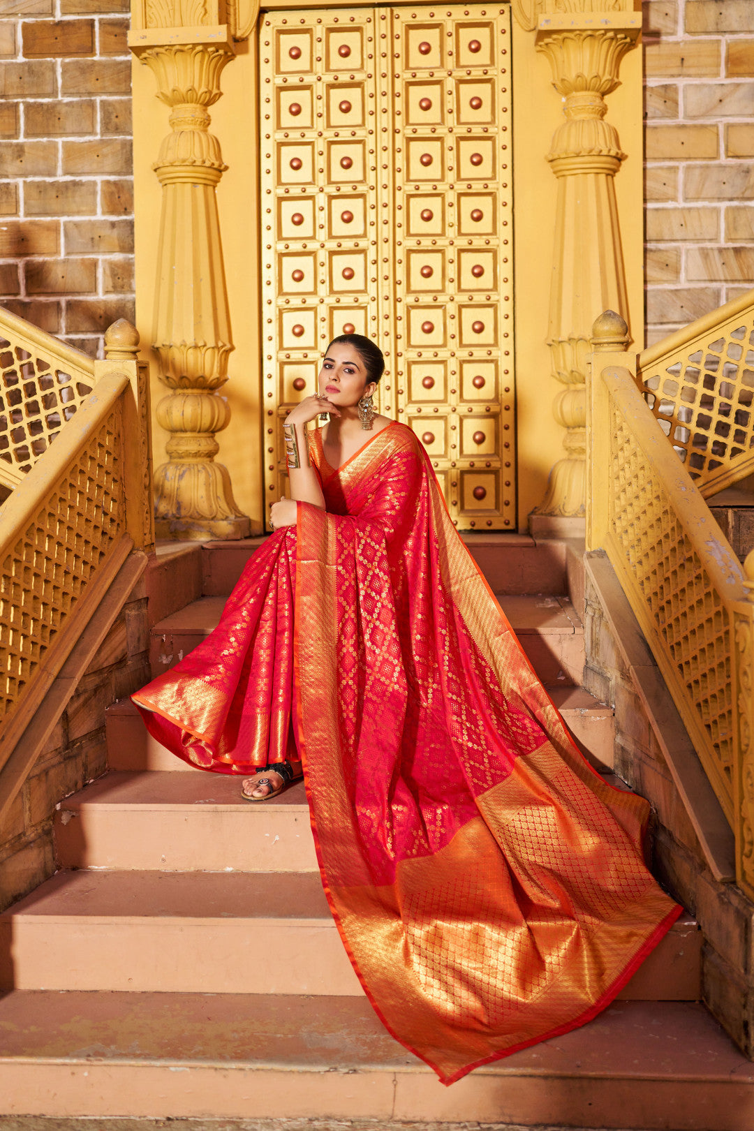 Red Patola Silk Saree With Woven Design | Bridal Wedding & Festive Wear – JaipurSaaj