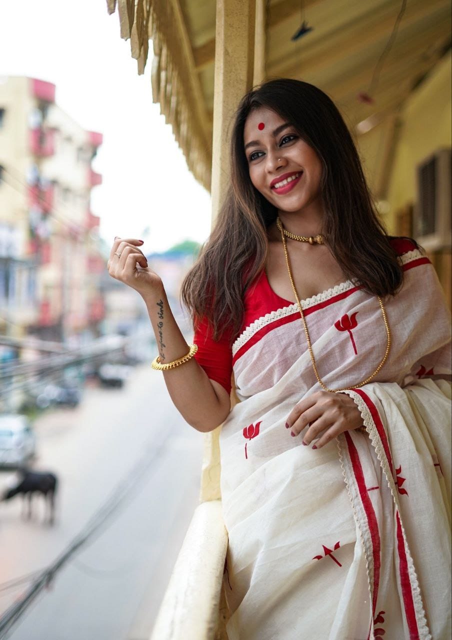 White Plain Mix Linen Cotton Saree With Digital Printed Work