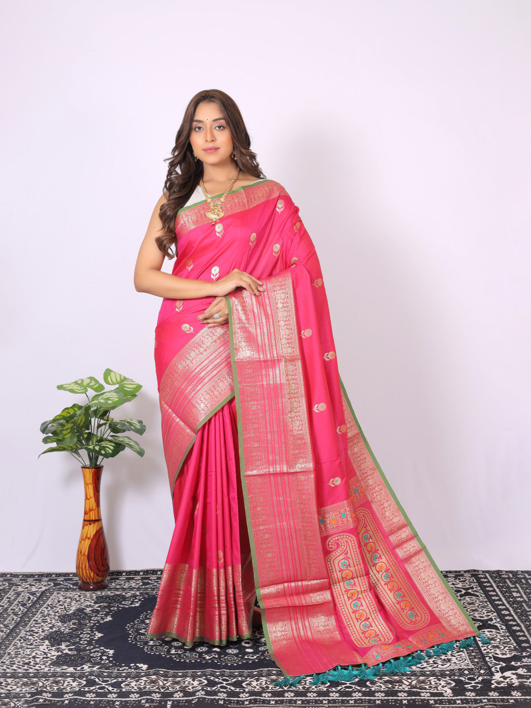 Pink Banarasi Silk Saree With Zari Weaving Work | Bridal Wedding Wear – JaipurSaaj
