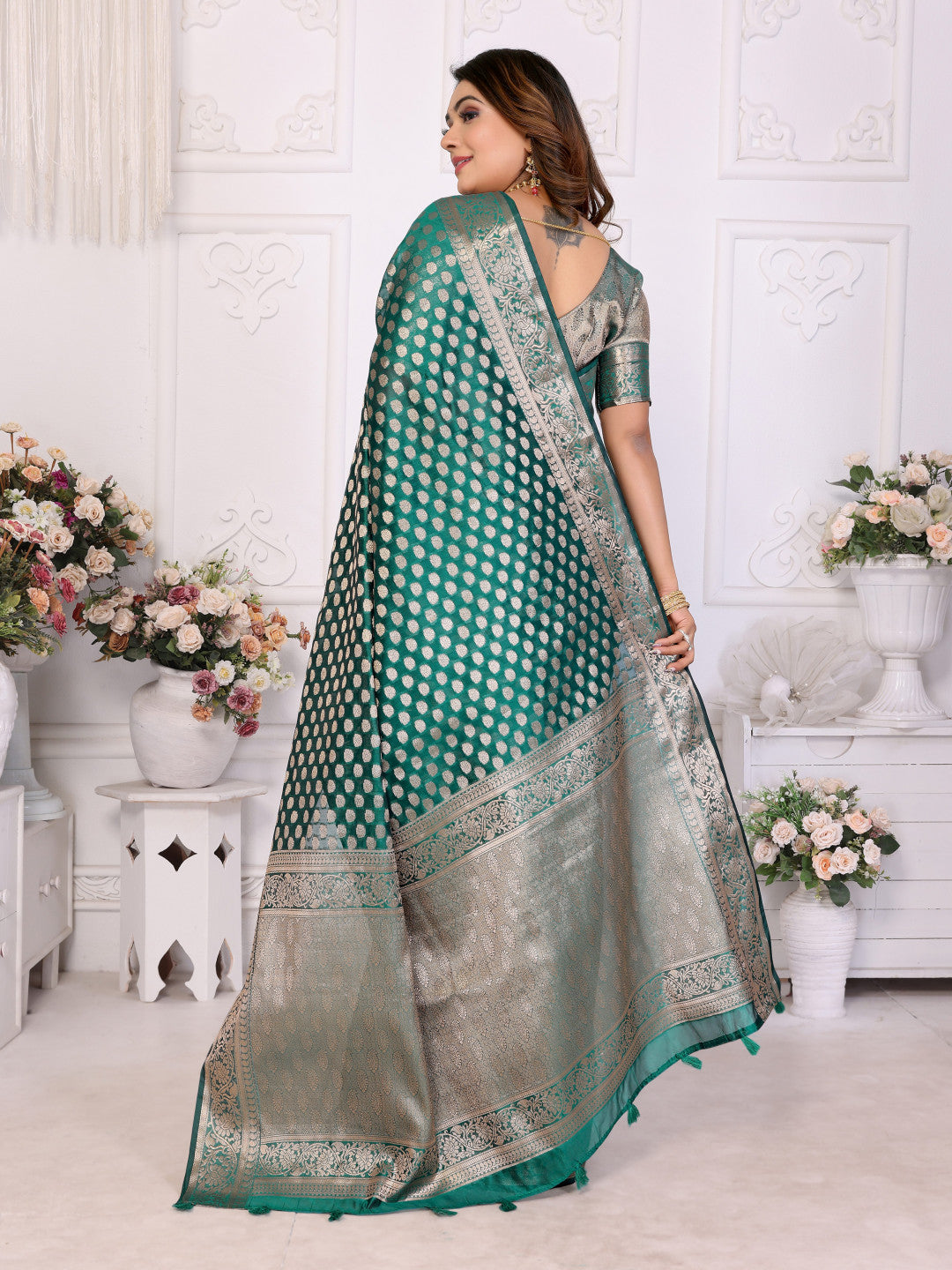 Rama Green Organza Silk Banarasi Saree With Zari Weaving Work | Bridal Wedding & Festive Wear – JaipurSaaj