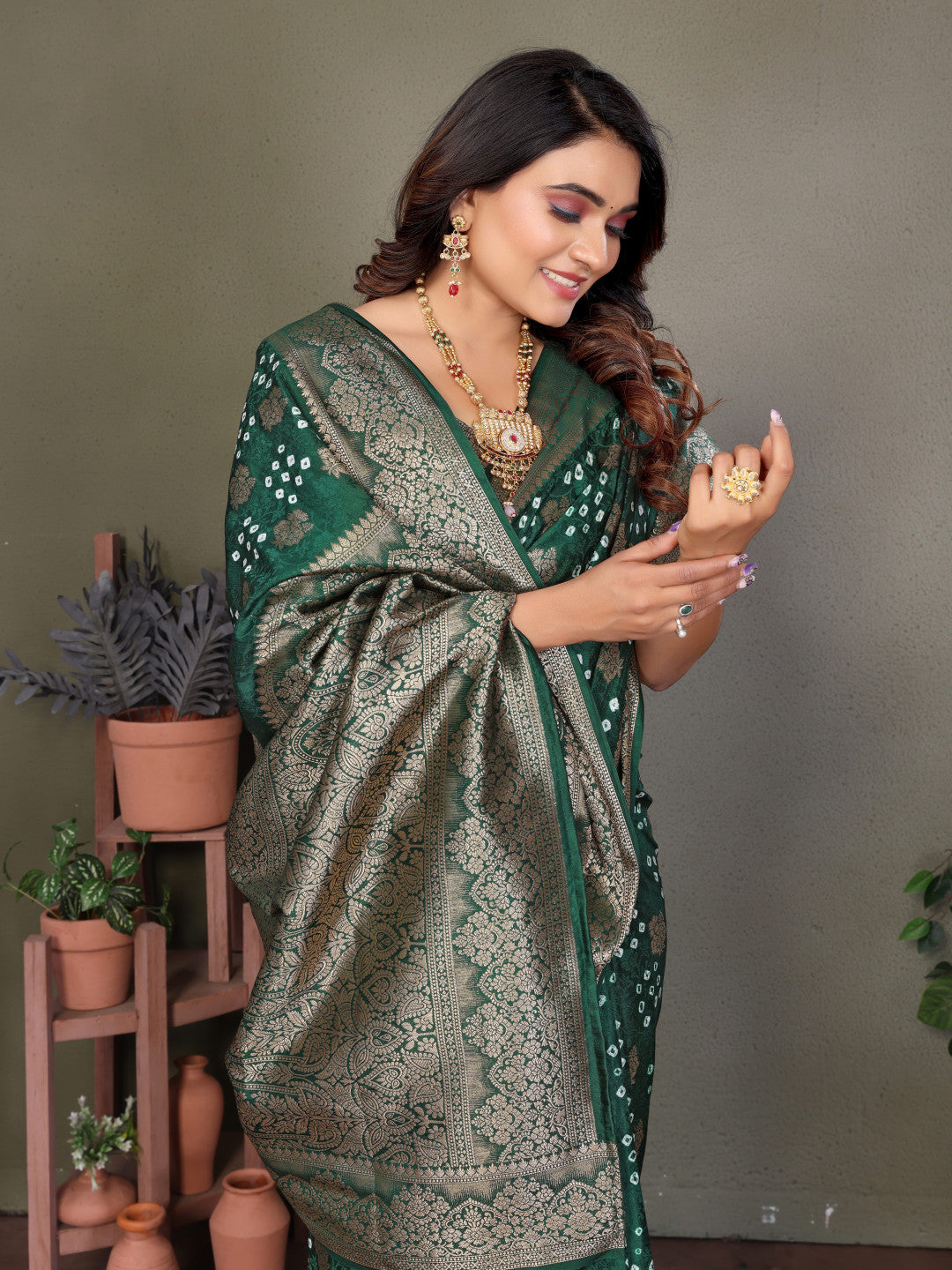 Green Bandhej Silk Saree With Zari Weaving Work | Wedding & Festive Wear – JaipurSaaj