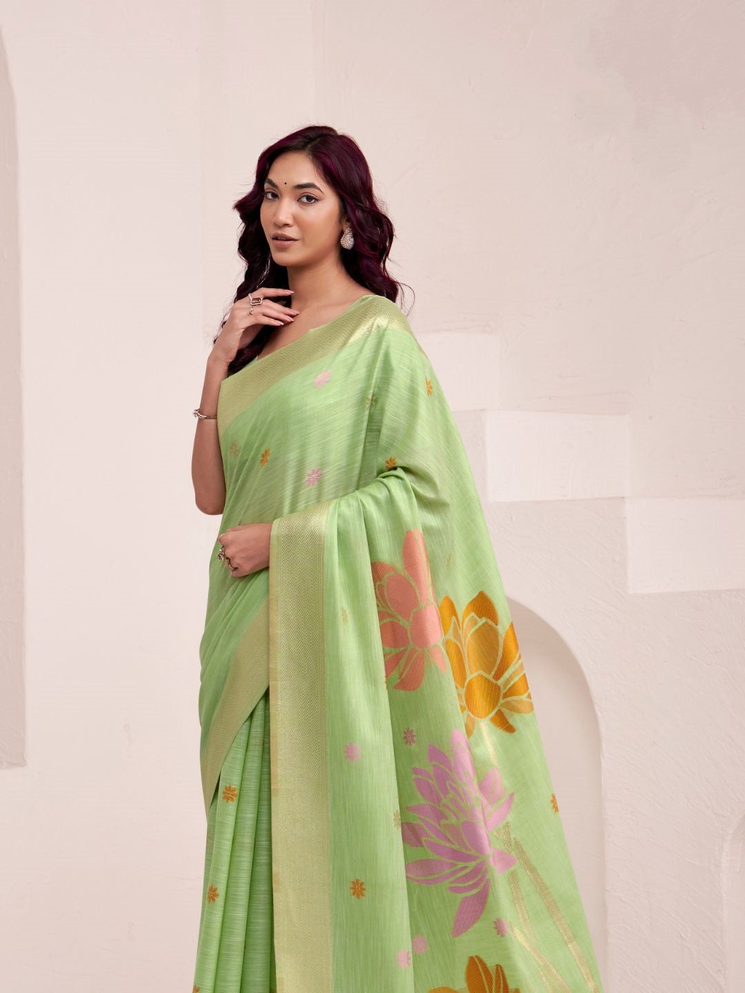 Pista Green Soft Linen Silk Saree with Jacquard Weaving Pallu | Elegant Party, Office & Ethnic Wear – JaipurSaaj