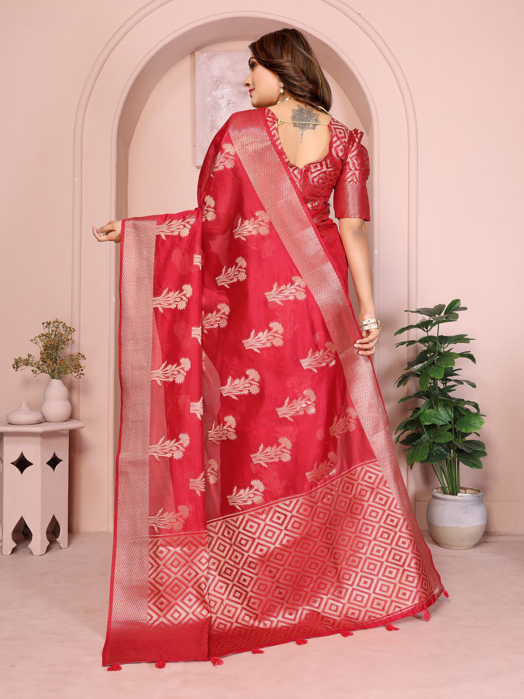 Red Organza Silk Banarasi Saree With Zari Weaving Work | Wedding & Festive Wear – JaipurSaaj