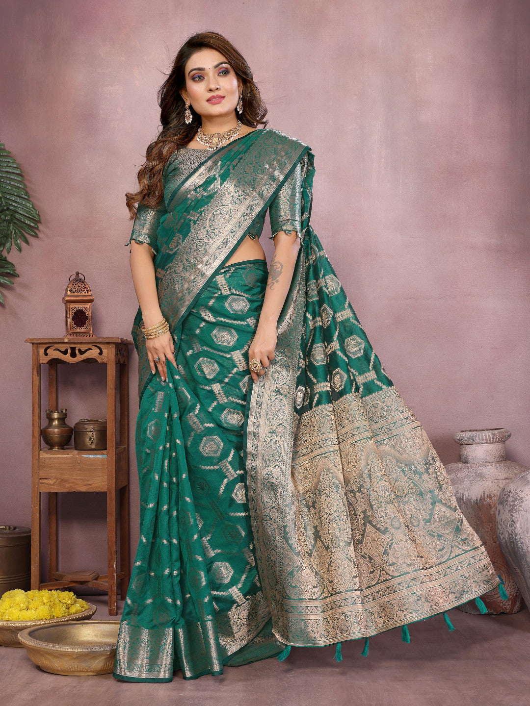 Rama Green Organza Silk Banarasi Saree With Zari Weaving Work | Bridal Wedding & Festive Wear – JaipurSaaj