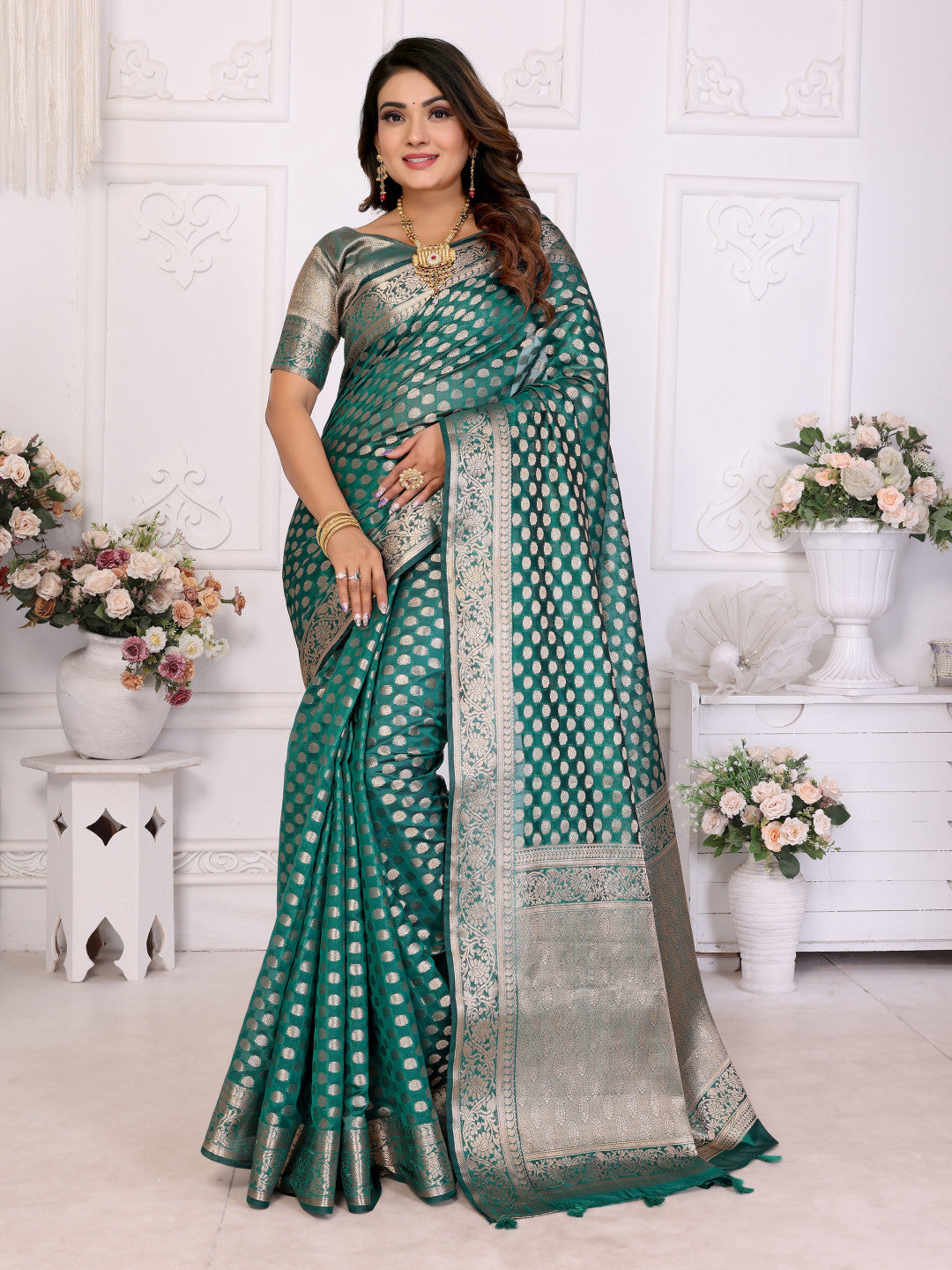 Rama Green Organza Silk Banarasi Saree With Zari Weaving Work | Bridal Wedding & Festive Wear – JaipurSaaj