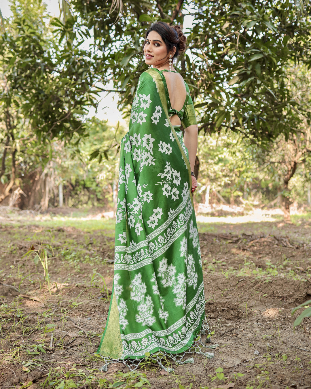 Green Tussar Silk Saree with Floral Woven Motifs & Zari Border | Traditional Festive Wear – JaipurSaaj