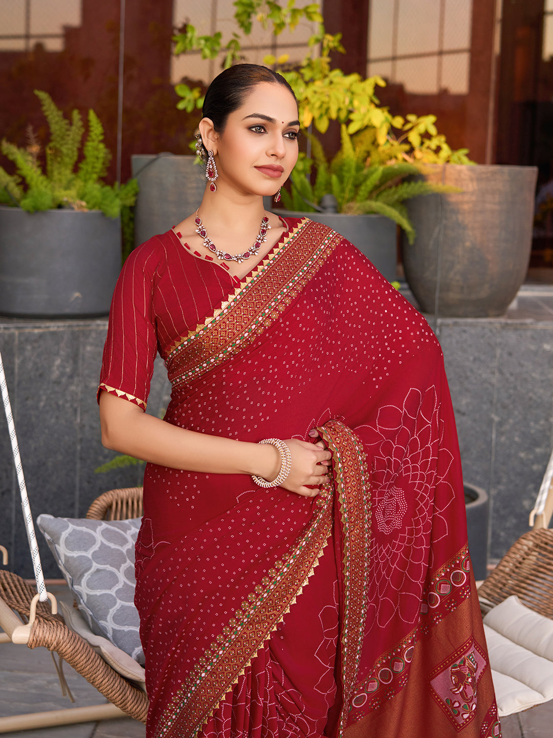 Red Soft Cotton Saree With Unique Table Printed & Lace Border | Stylish Wedding Wear Saree – JaipurSaaj