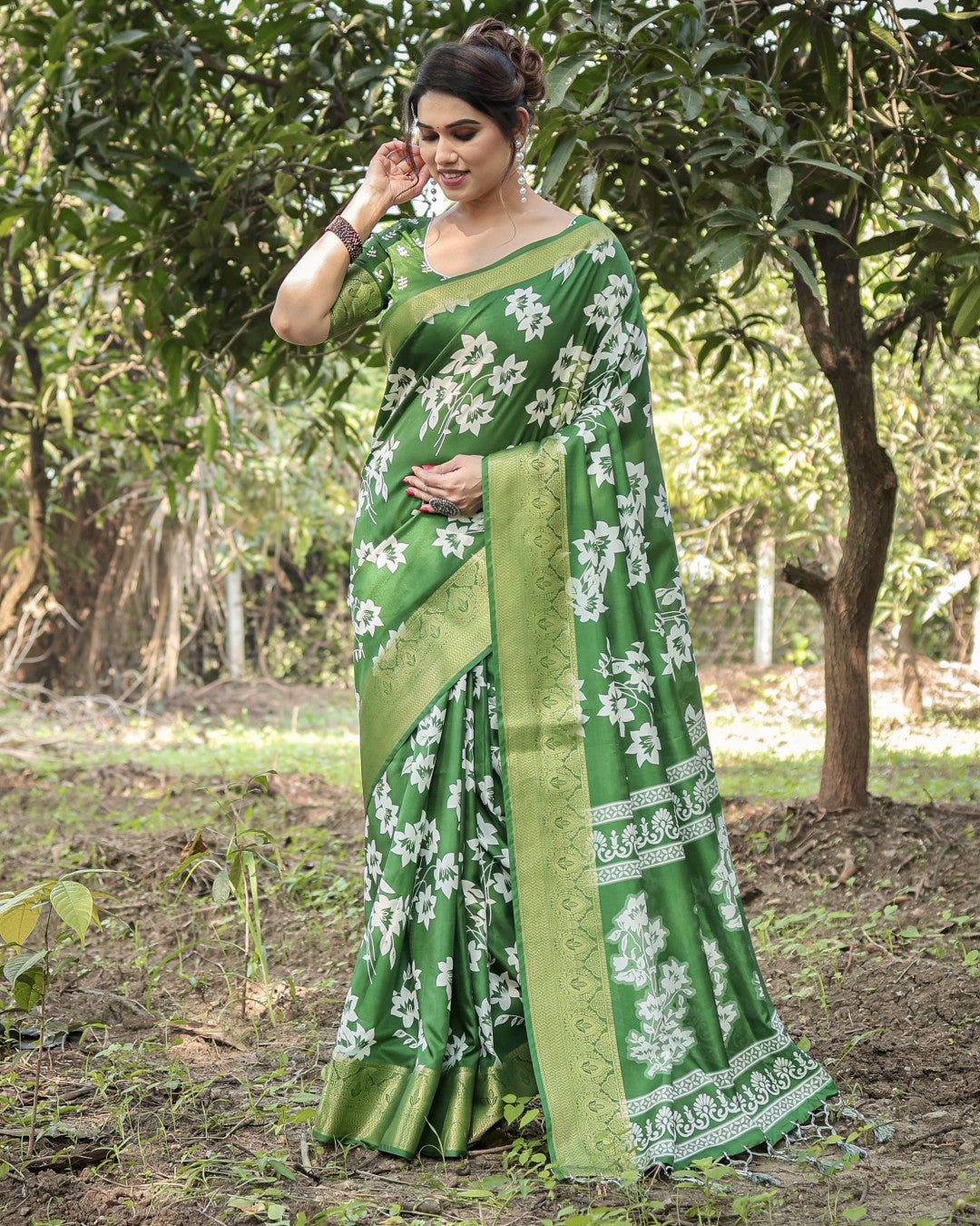 Green Tussar Silk Saree with Floral Woven Motifs & Zari Border | Traditional Festive Wear – JaipurSaaj