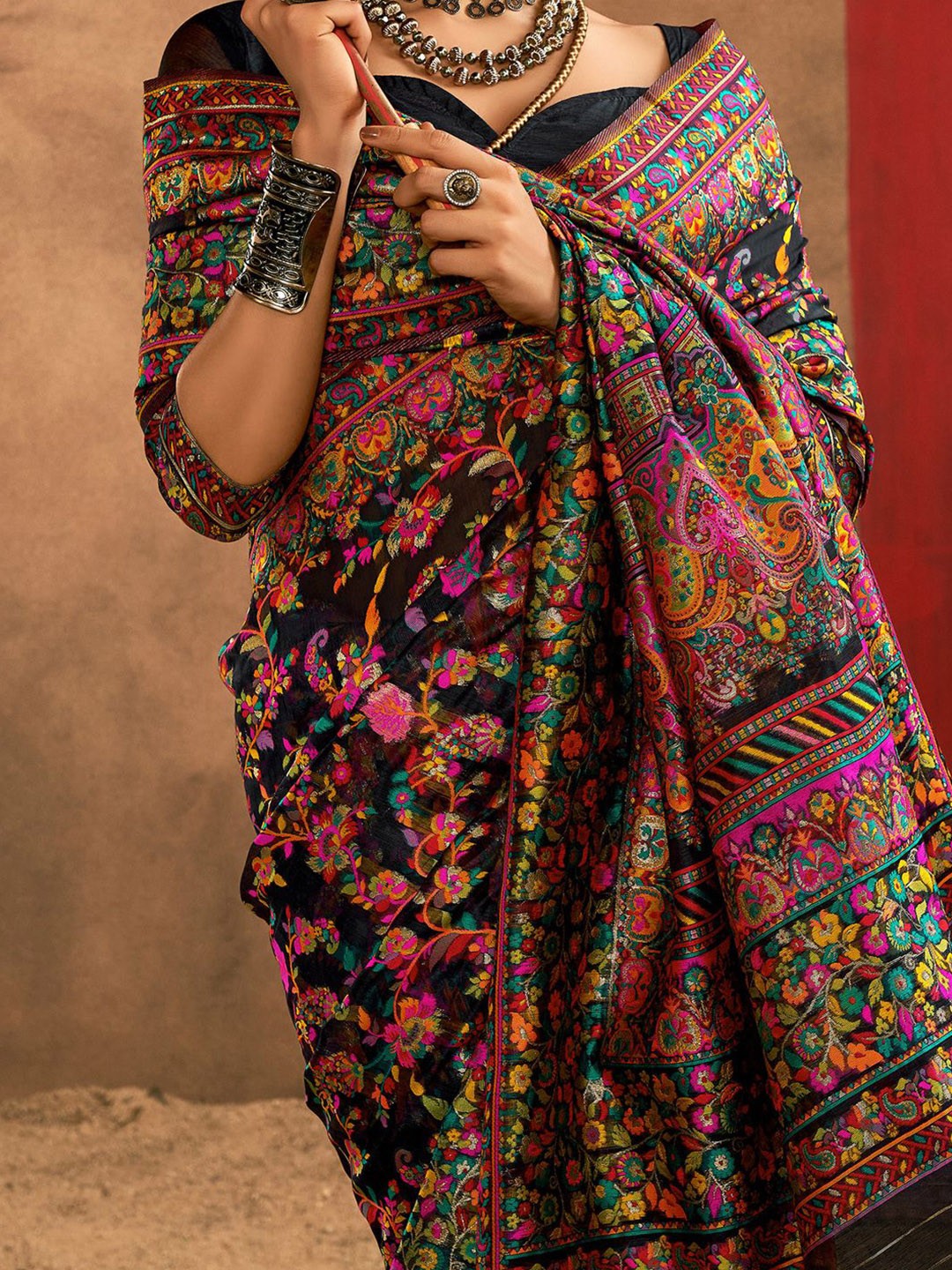 Black Pashmina Silk Saree With Traditional Woven Design | Festive & Wedding Wear – JaipurSaaj