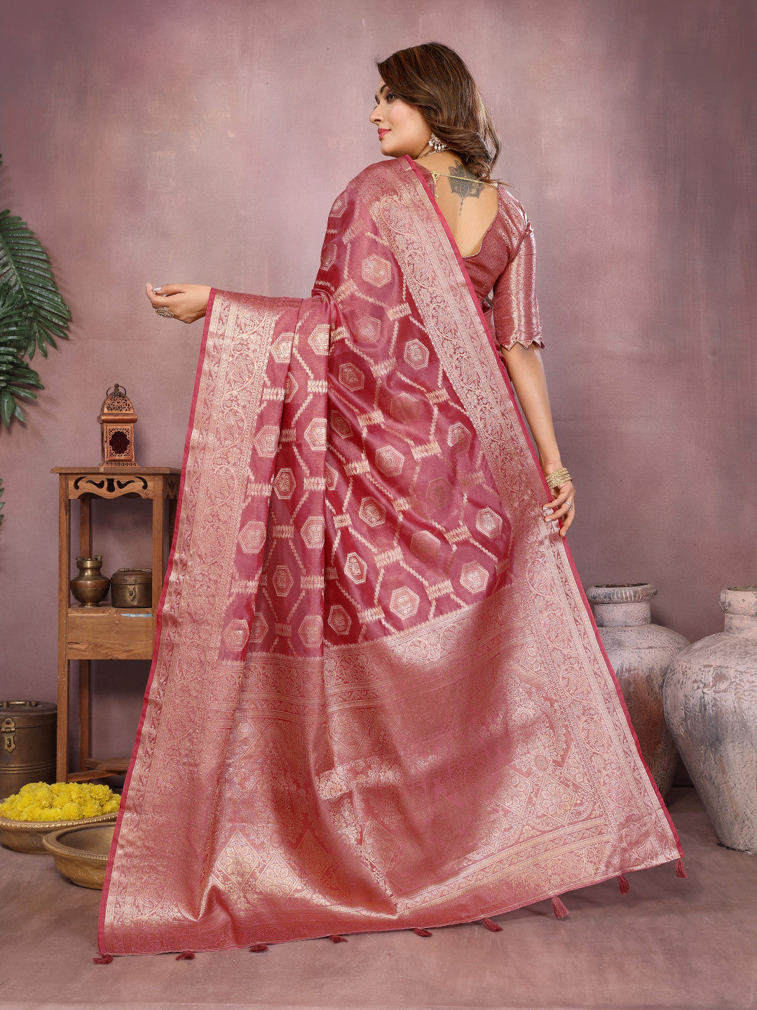 Dusty Pink Organza Silk Banarasi Saree With Zari Weaving Work | Bridal Wedding & Festive Wear – JaipurSaaj