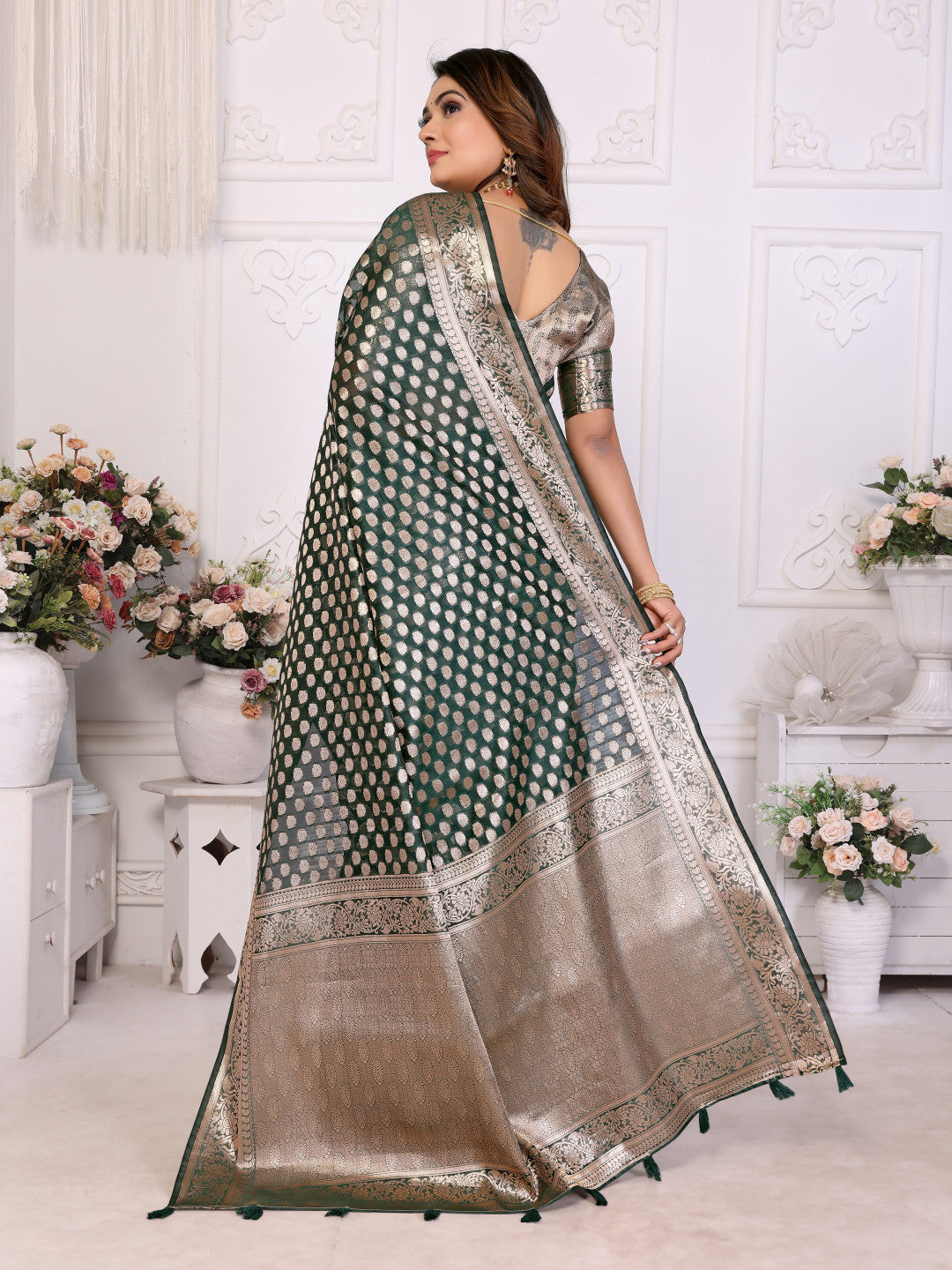 Dark Green Organza Silk Banarasi Saree With Zari Weaving Work | Bridal Wedding & Festive Wear – JaipurSaaj