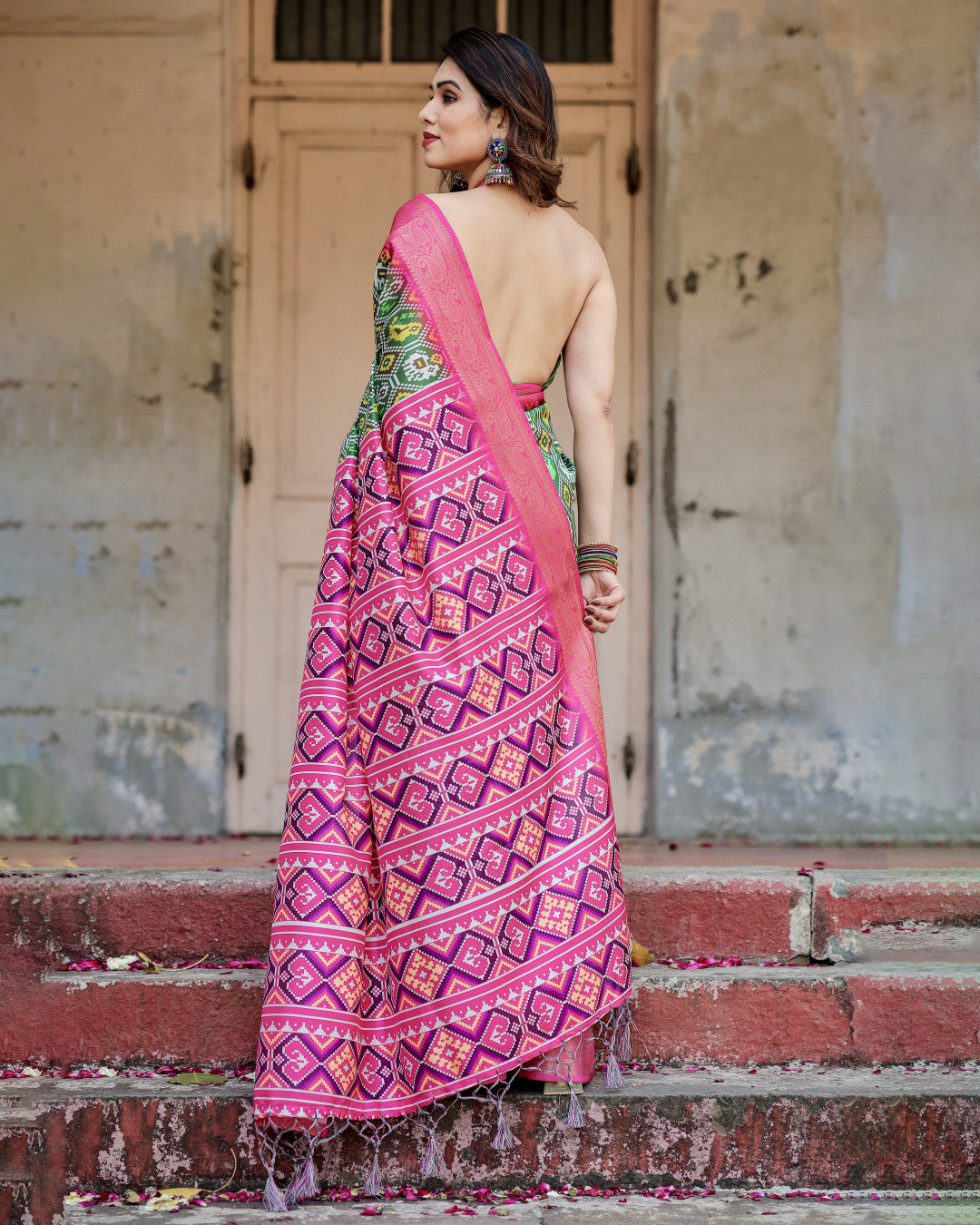 Green Digital Printed Tussar Silk Saree With Zari Motif Border | Designer Festive Ethnic Wear – JaipurSaaj