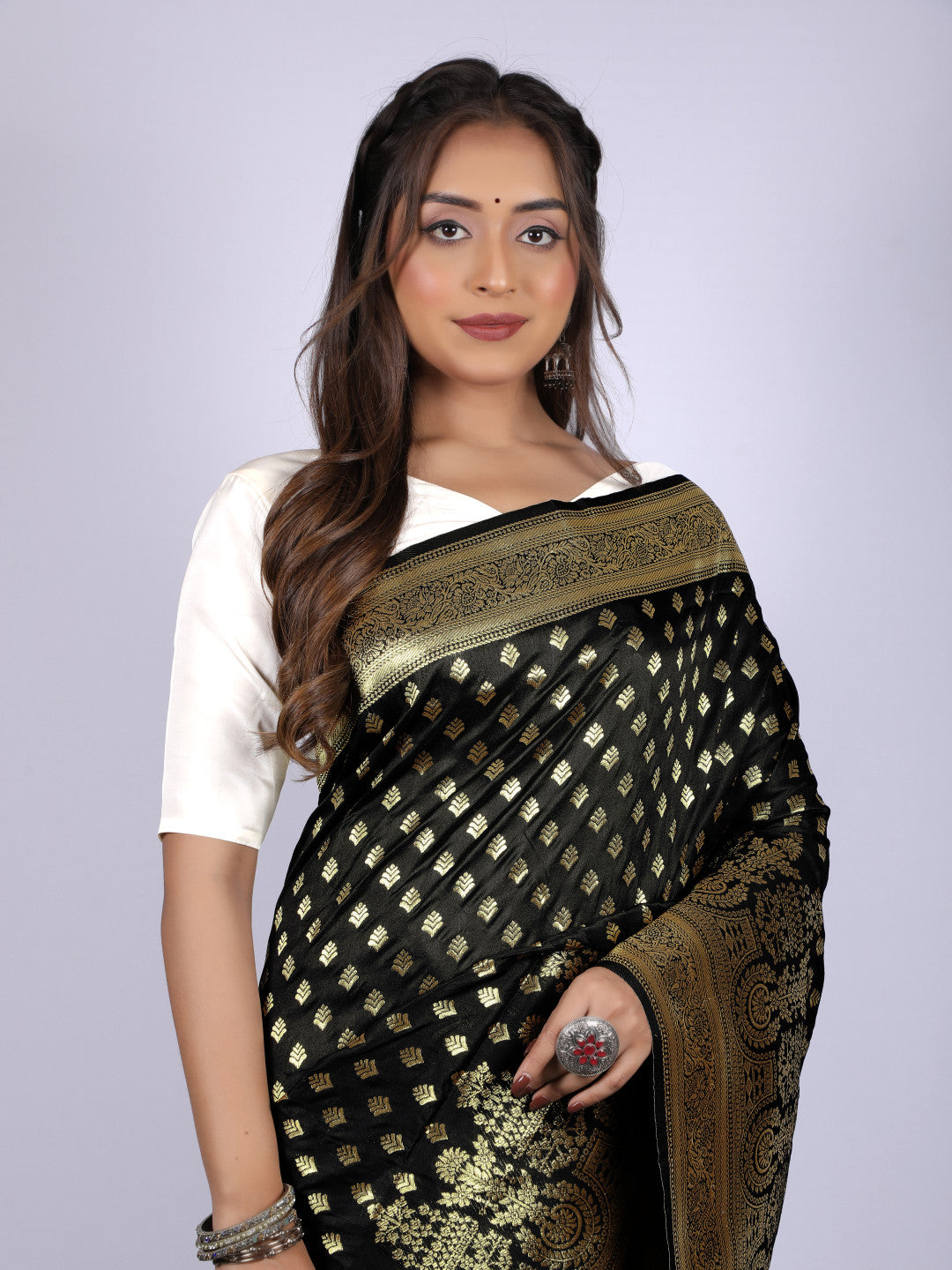 Black Banarasi Silk Saree With Zari Weaving Work | Wedding Wear – JaipurSaaj