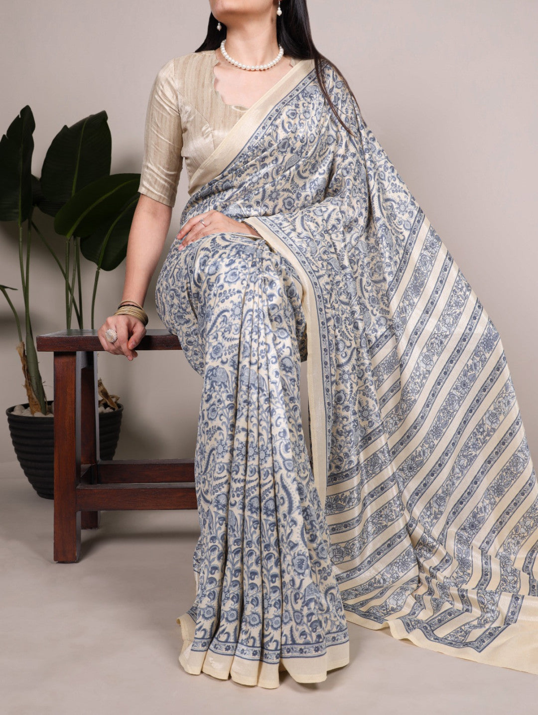 Gray Tussar Silk Saree With Graceful Printed Work | Festive Ethnic Wear – JaipurSaaj