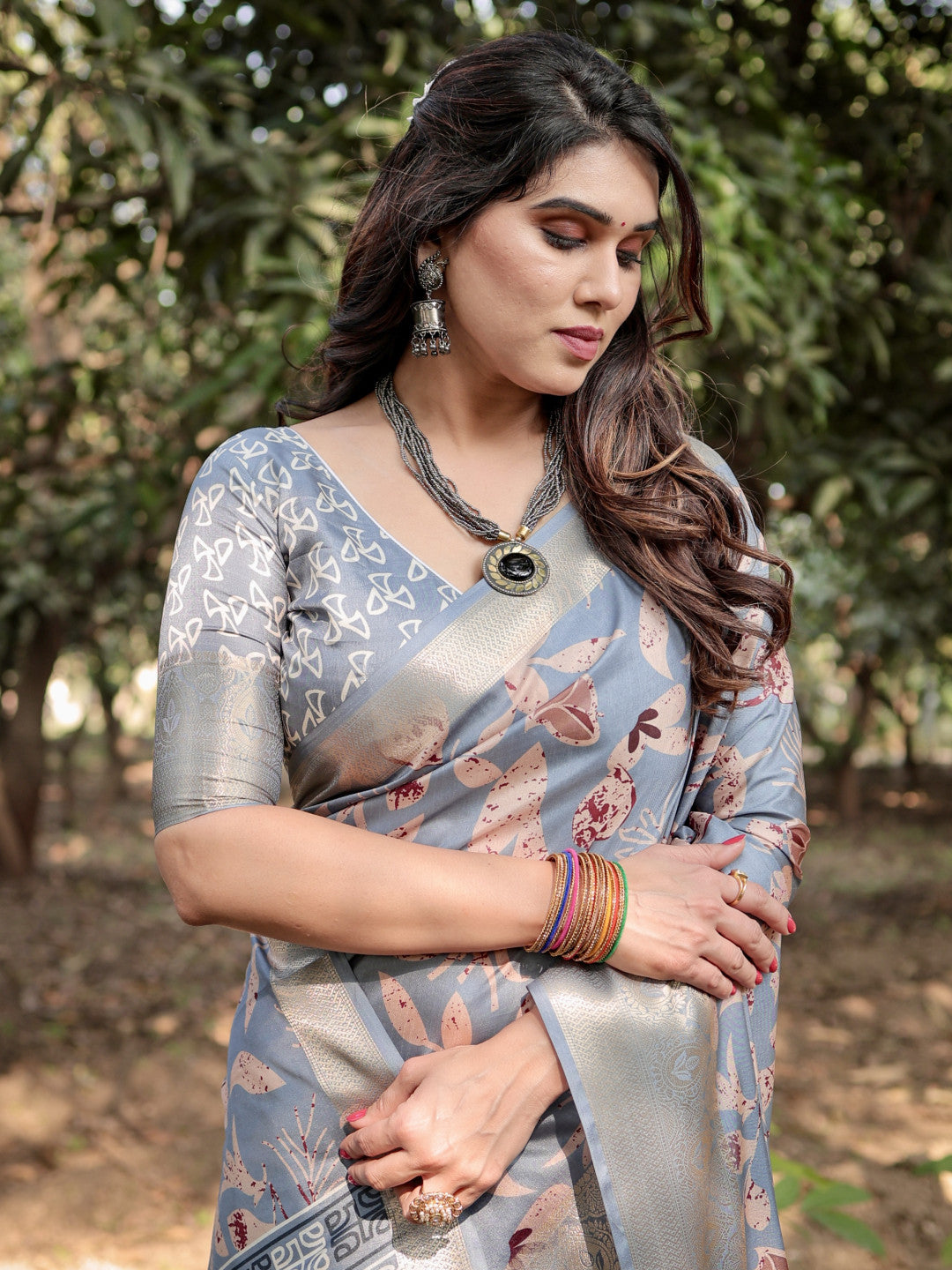 Gray Tussar Silk Saree with Floral Woven Motifs & Zari Border | Traditional Festive Wear – JaipurSaaj