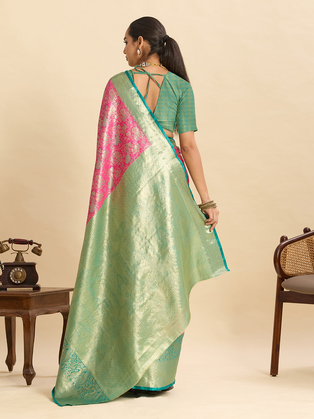 Pink Kanjivaram Silk Saree with Zari Weaving Work & Big Border | Bridal Wedding Wear – JaipurSaaj