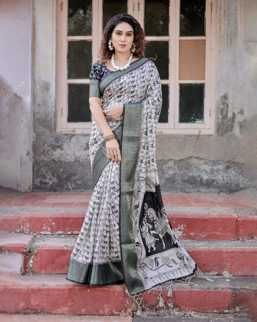 Black Digital Printed Tussar Silk Saree With Zari Motif Border | Traditional Festive Ethnic Wear – JaipurSaaj