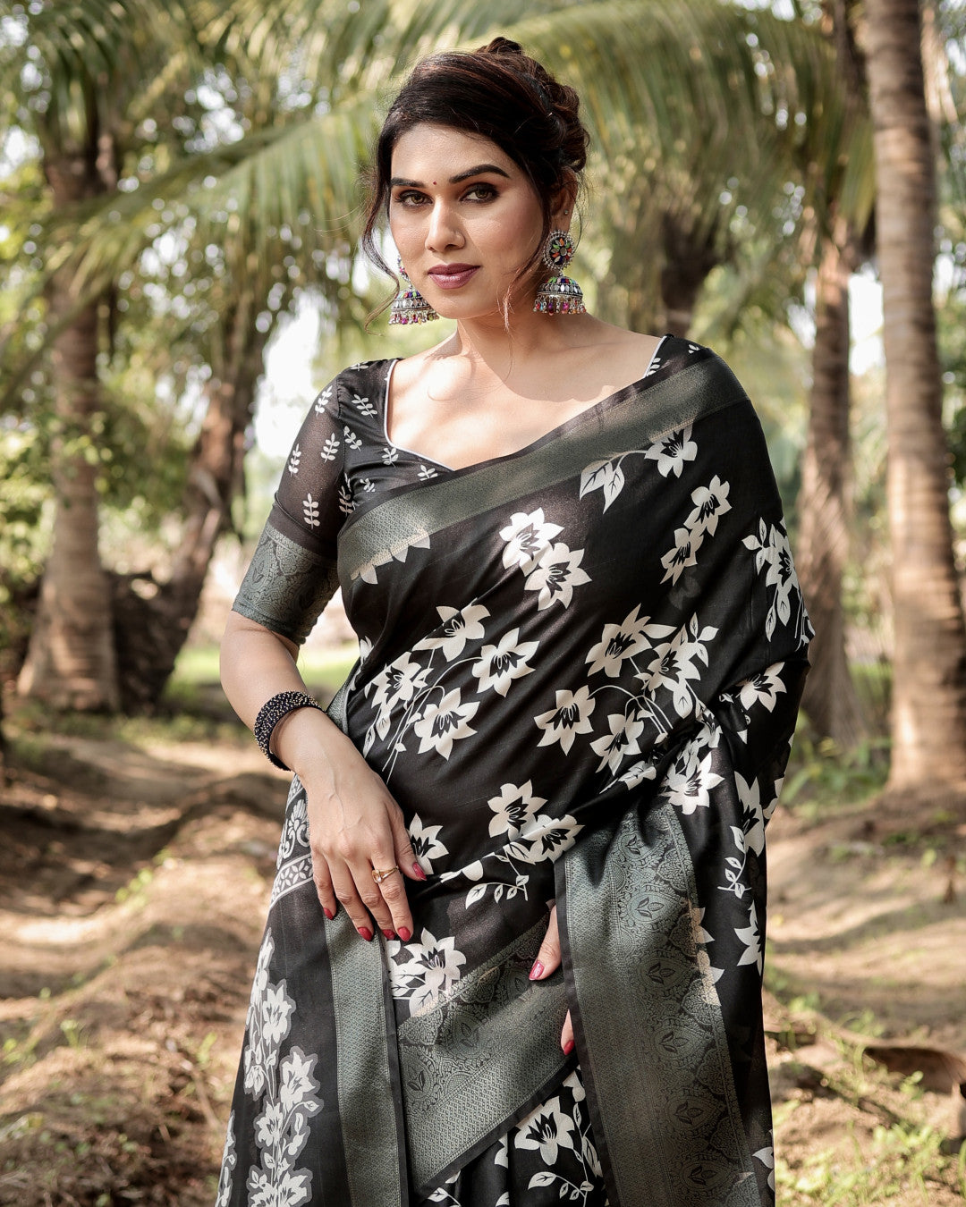 Black Tussar Silk Saree with Floral Woven Motifs & Zari Border | Traditional Festive Wear – JaipurSaaj