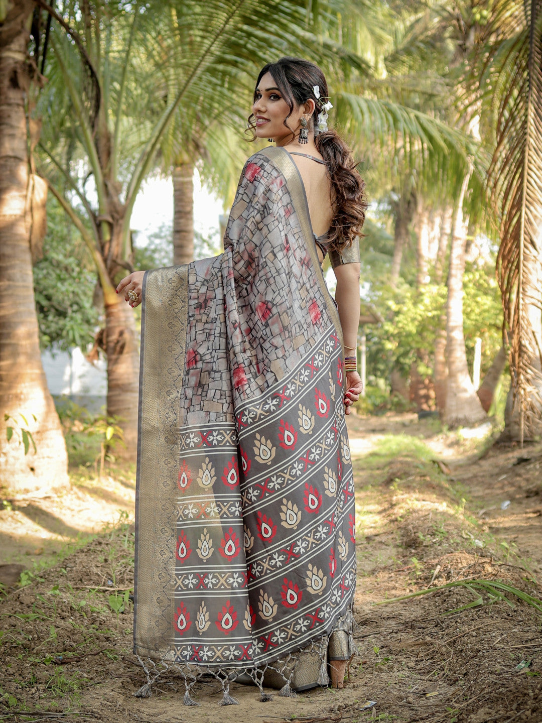 Gray Digital Printed Tussar Silk Saree With Zari Motif Border | Traditional Casual & Festive Wear – JaipurSaaj