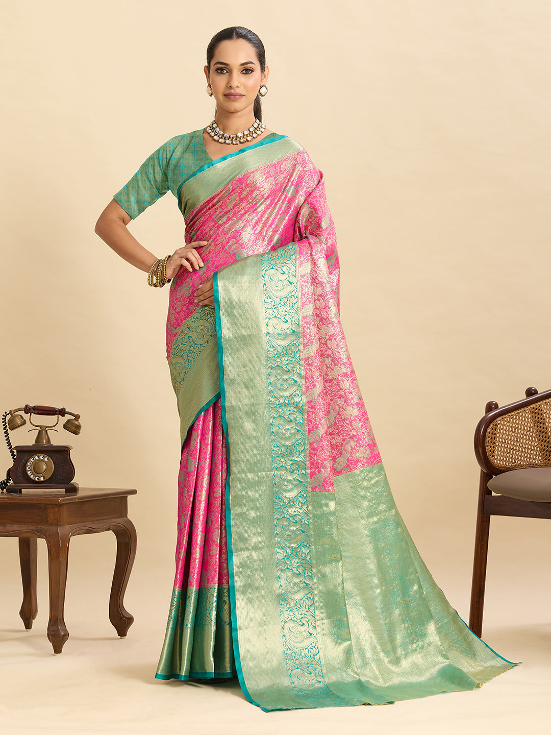 Pink Kanjivaram Silk Saree with Zari Weaving Work & Big Border | Bridal Wedding Wear – JaipurSaaj