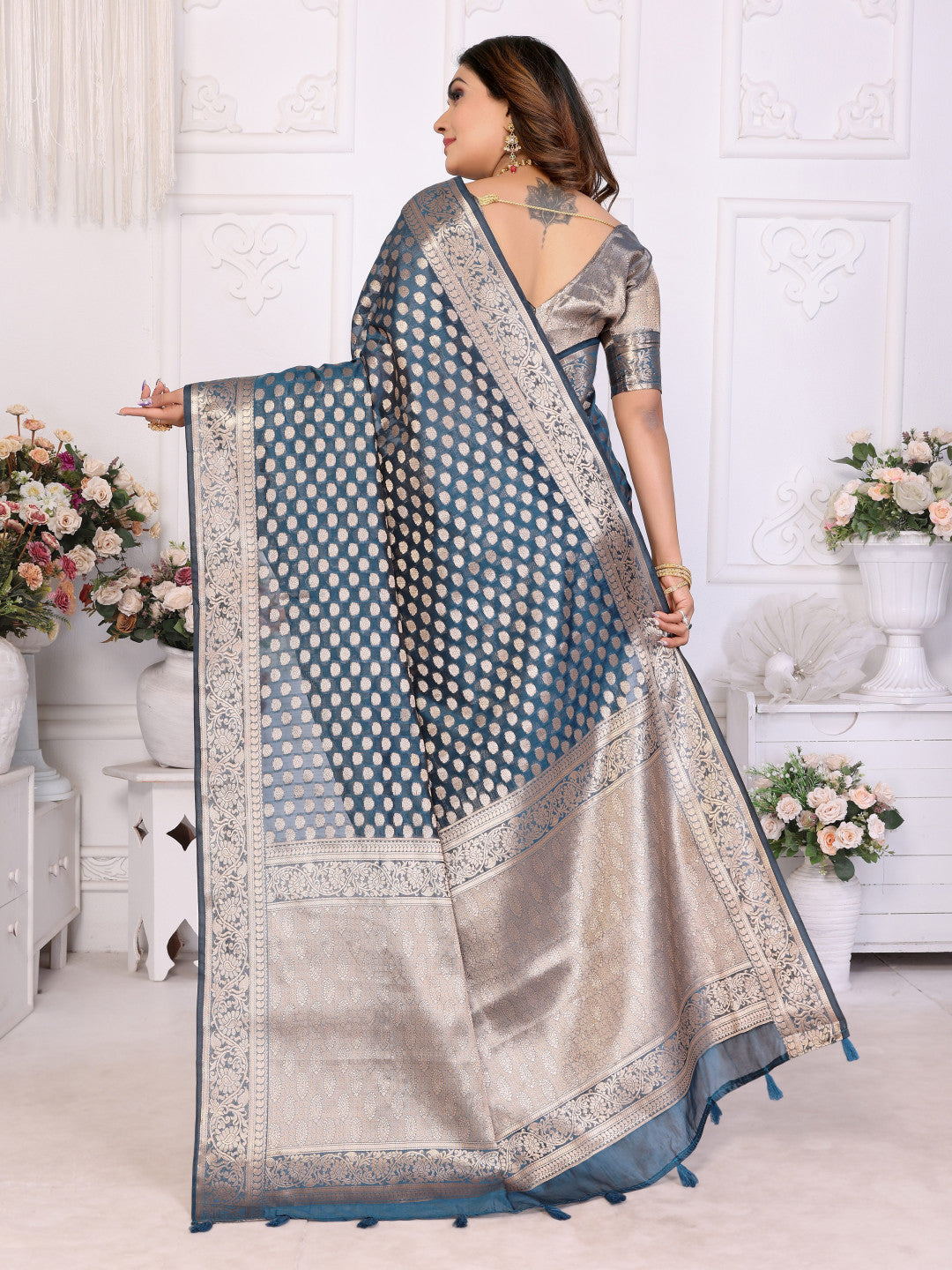 Rama Green Organza Silk Banarasi Saree With Zari Weaving Work | Bridal Wedding & Festive Wear – JaipurSaaj
