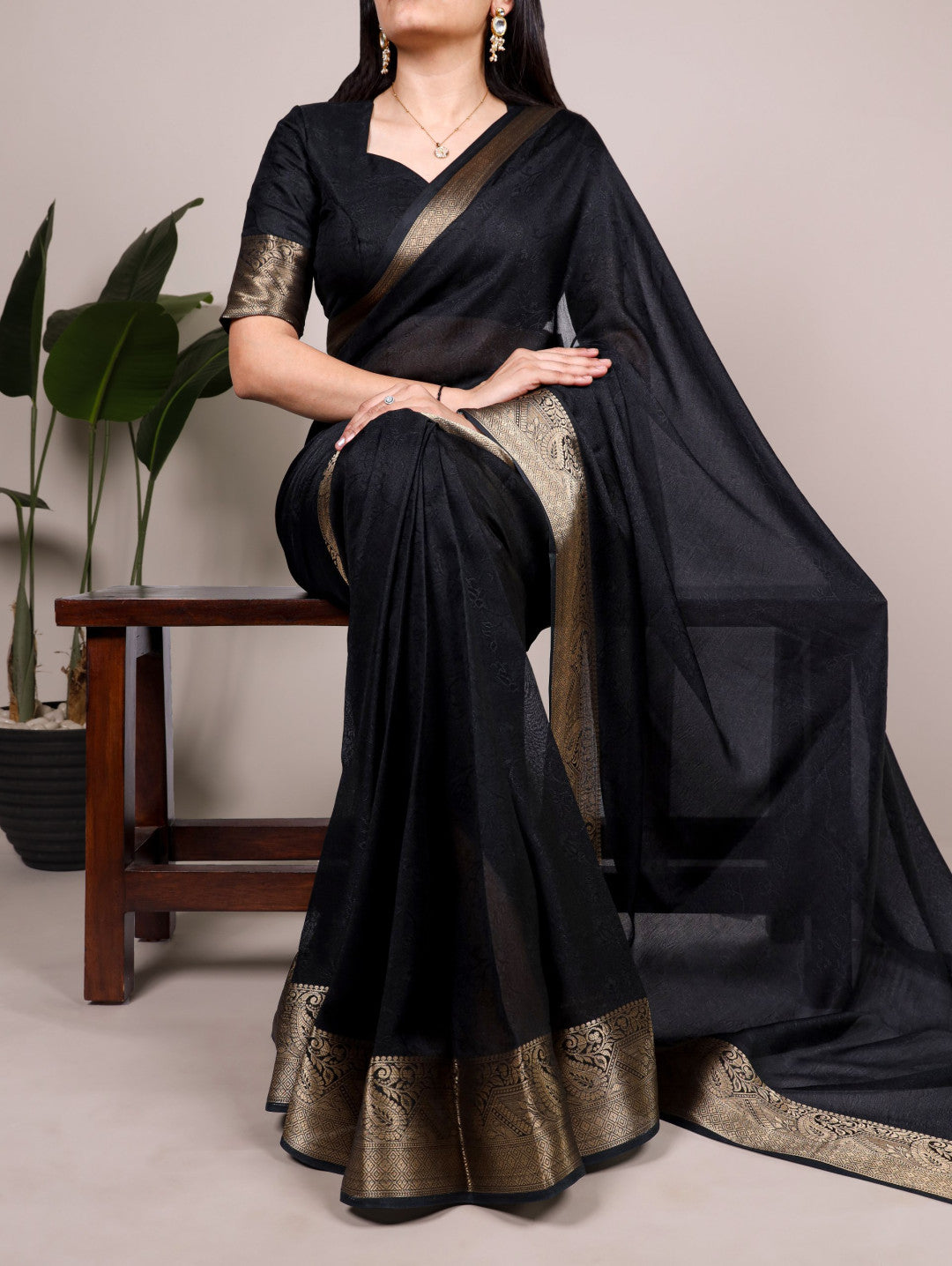 Black Moss Mello Silk Saree with Printed Work & Zari Weaving Border | Casual & Office Wear – JaipurSaaj