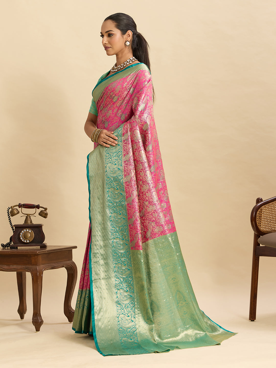 Pink Kanjivaram Silk Saree with Zari Weaving Work & Big Border | Bridal Wedding Wear – JaipurSaaj