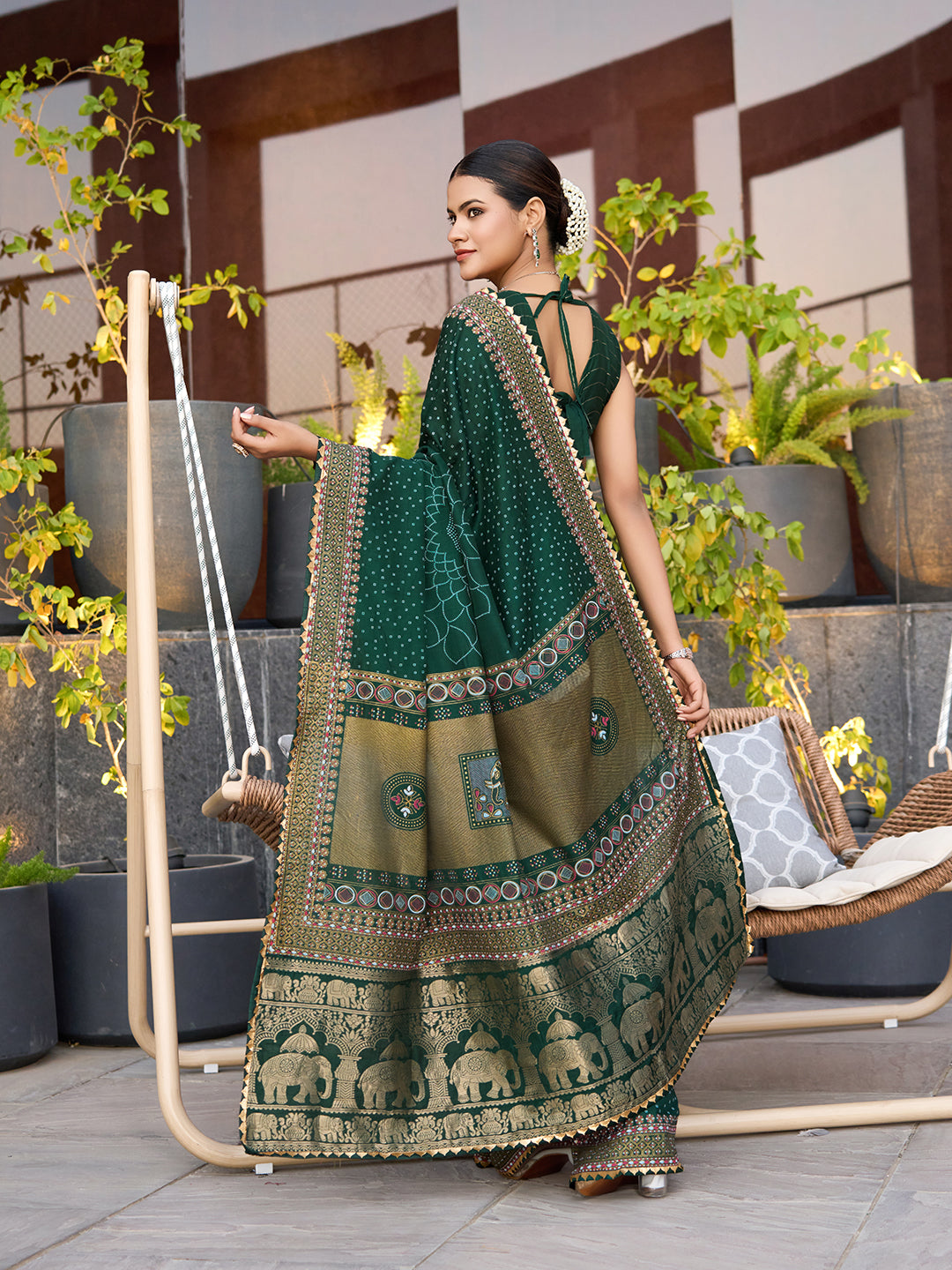 Green Soft Cotton Saree With Unique Table Printed & Lace Border | Stylish Wedding Wear Saree – JaipurSaaj