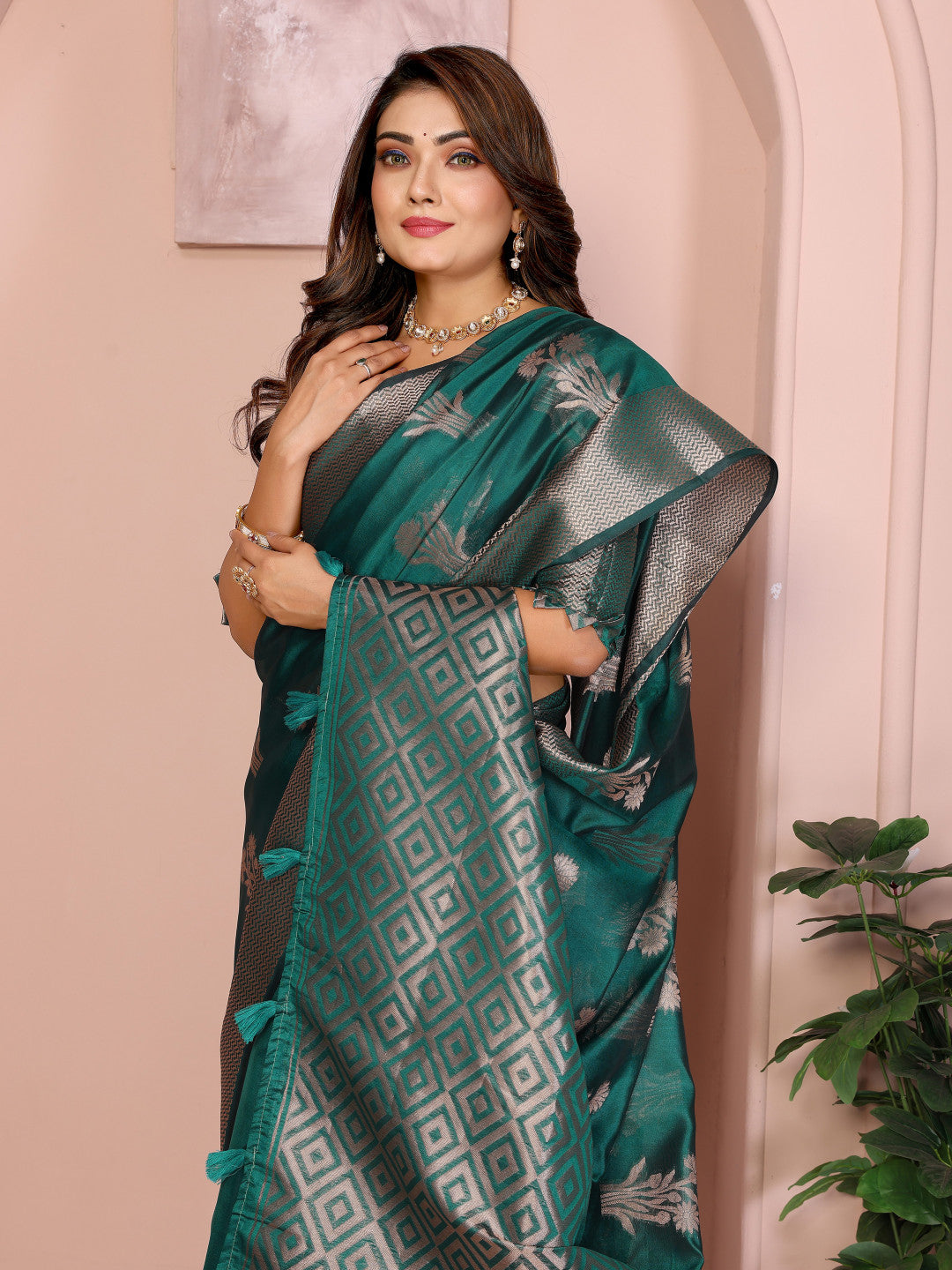Rama Green Organza Silk Banarasi Saree With Zari Weaving Work | Wedding & Festive Wear – JaipurSaaj