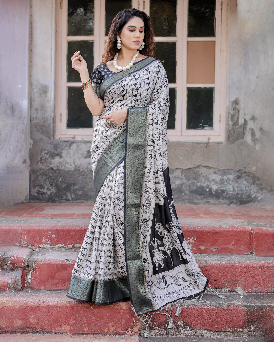 Black Digital Printed Tussar Silk Saree With Zari Motif Border | Traditional Festive Ethnic Wear – JaipurSaaj