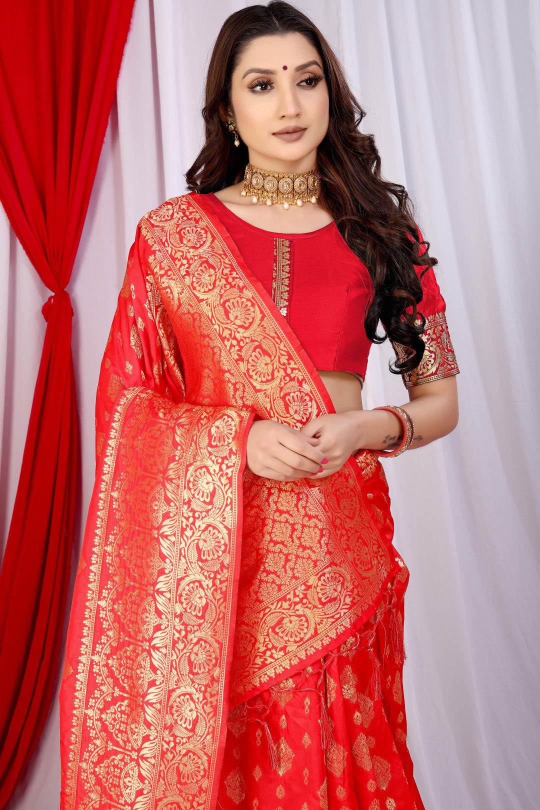Bridal Red Banarasi Silk Saree With Heavy Zari Weaving Work | Wedding Wear – JaipurSaaj