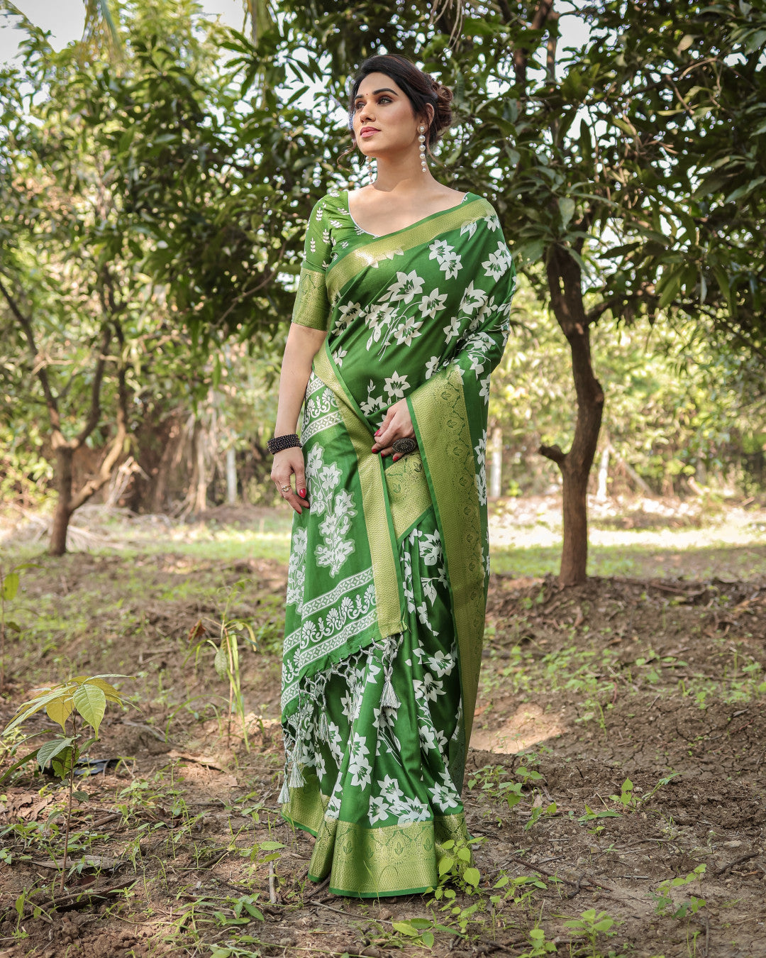 Green Tussar Silk Saree with Floral Woven Motifs & Zari Border | Traditional Festive Wear – JaipurSaaj