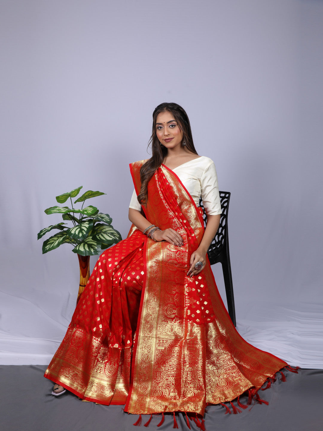 Red Banarasi Silk Saree With Zari Weaving Work | Wedding Wear – JaipurSaaj