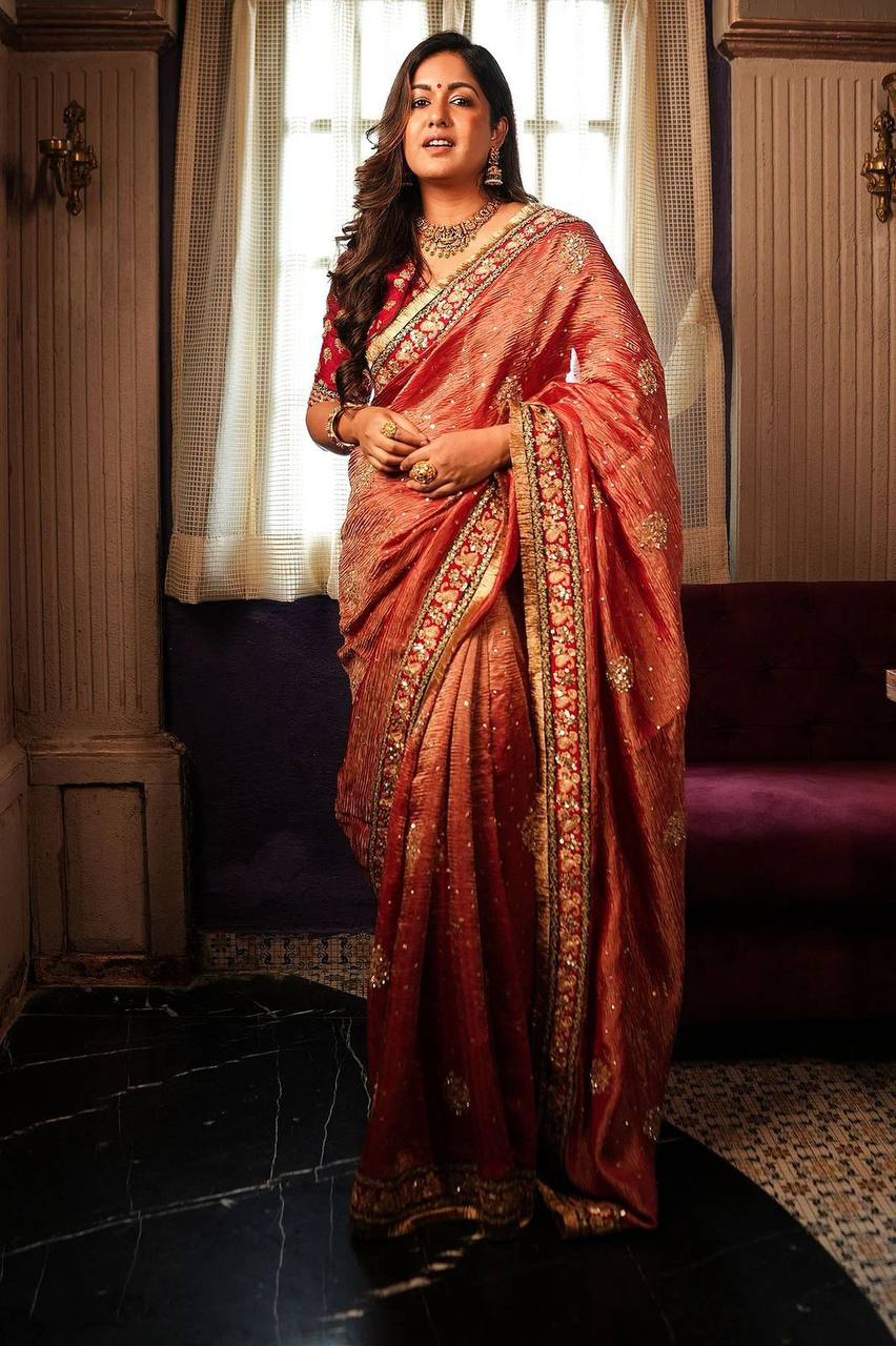 Red Crush Banarasi Silk Saree With Embroidery Work Lace Border | Bridal Wedding Wear – JaipurSaaj