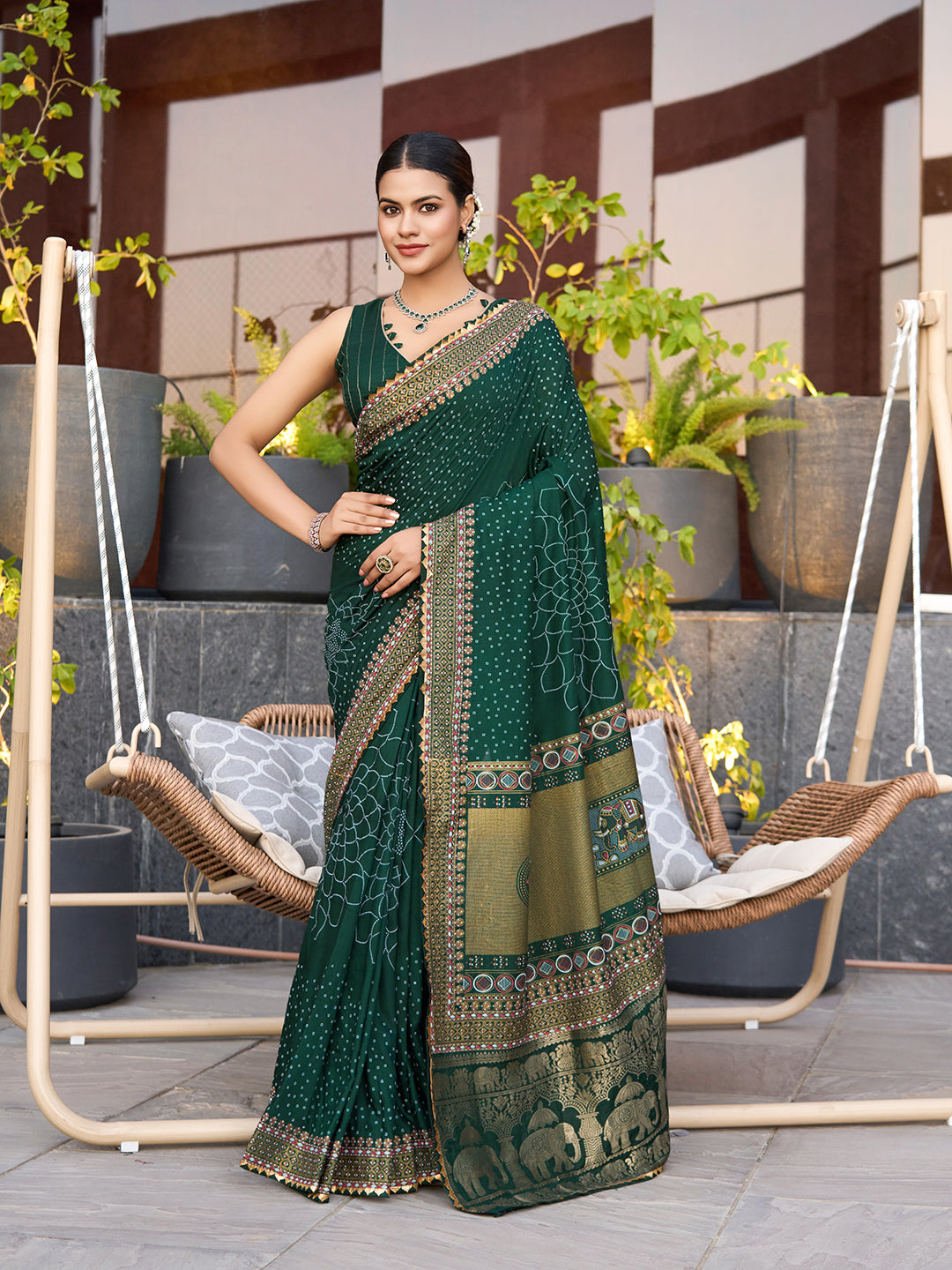 Green Soft Cotton Saree With Unique Table Printed & Lace Border | Stylish Wedding Wear Saree – JaipurSaaj