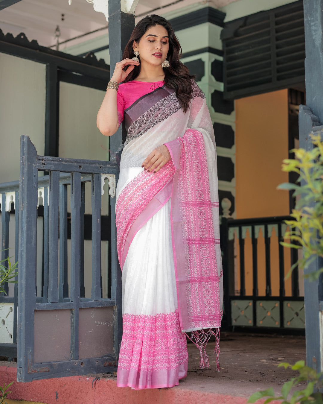 White And Pink Soft Linen Cotton Saree With Digital Printed Work
