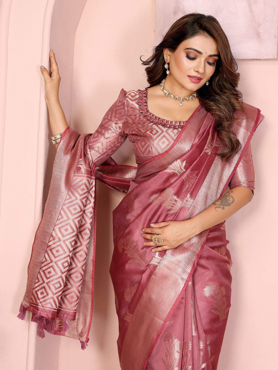 Dusty Pink Organza Silk Banarasi Saree With Zari Weaving Work | Wedding & Festive Wear – JaipurSaaj