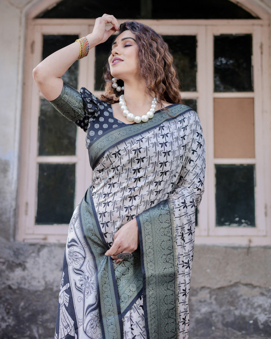 Black Digital Printed Tussar Silk Saree With Zari Motif Border | Traditional Festive Ethnic Wear – JaipurSaaj