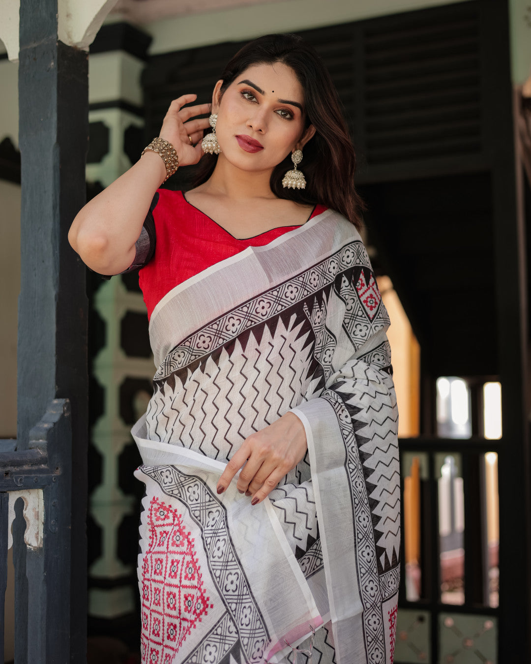 White Summer Special Digital Printed Linen Cotton Saree