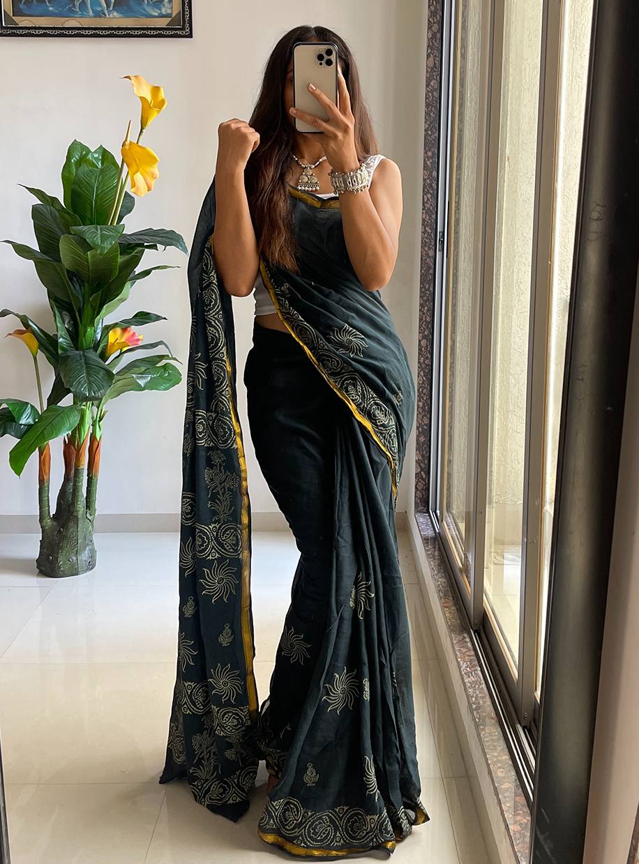 Rama Green Muslin Cotton Silk Saree With Hand Block Print & Zari Border | Ethnic Wear – JaipurSaaj