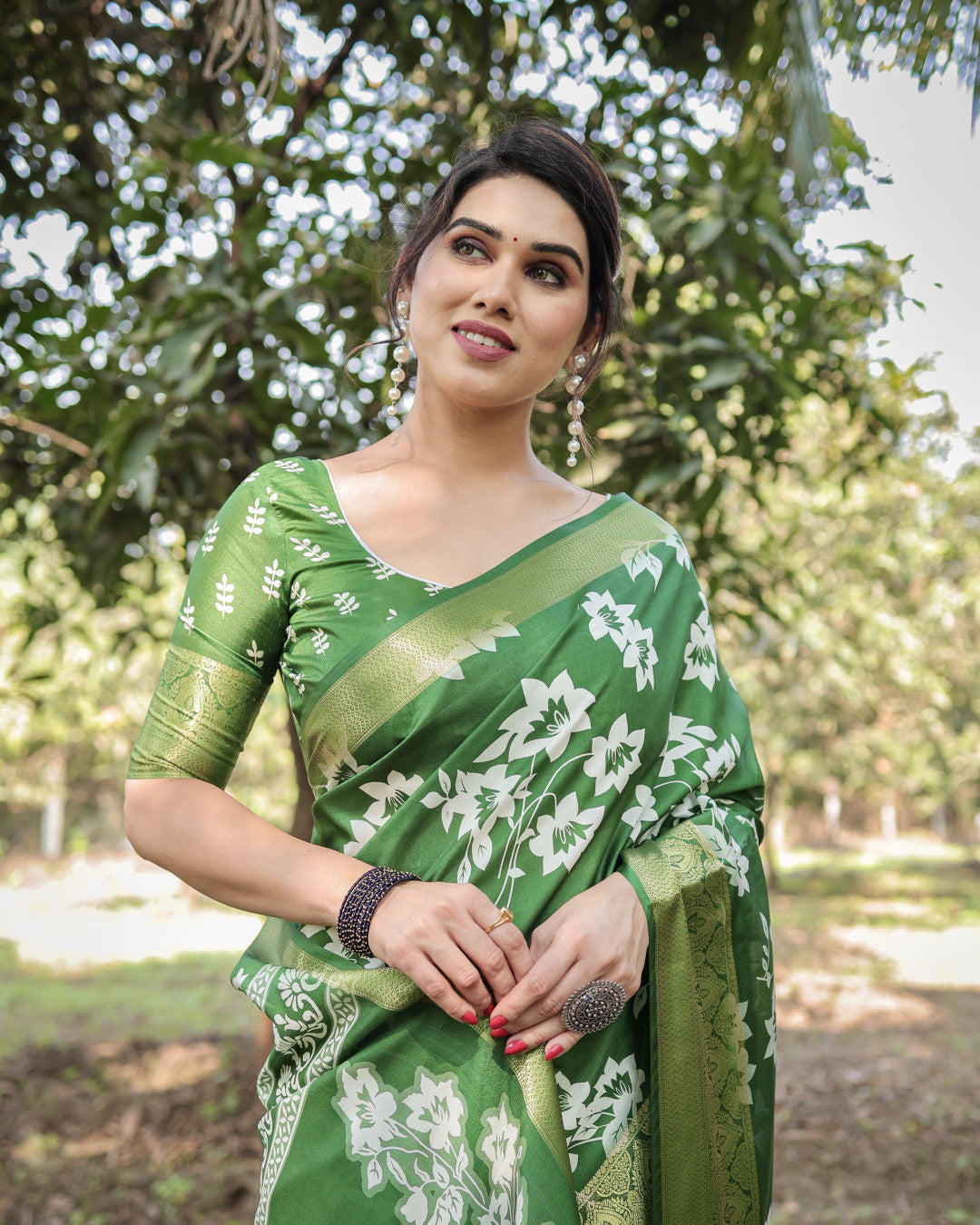 Green Tussar Silk Saree with Floral Woven Motifs & Zari Border | Traditional Festive Wear – JaipurSaaj