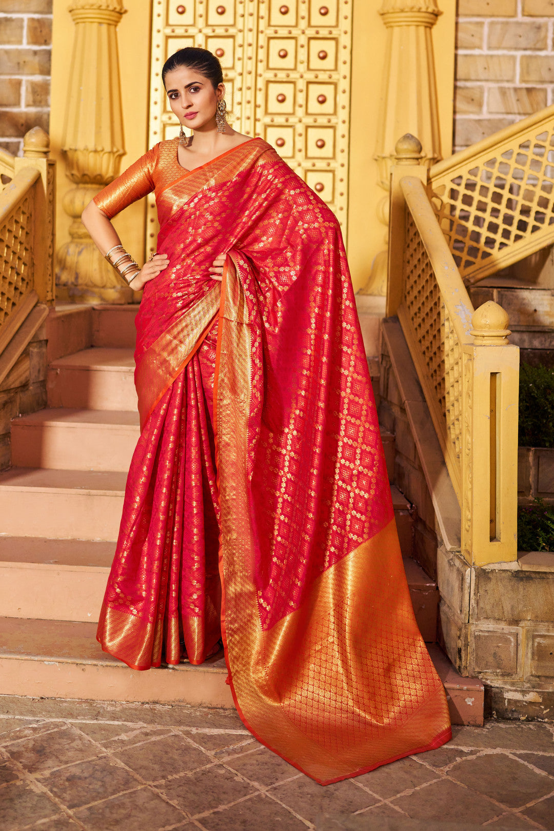 Red Patola Silk Saree With Woven Design | Bridal Wedding & Festive Wear – JaipurSaaj