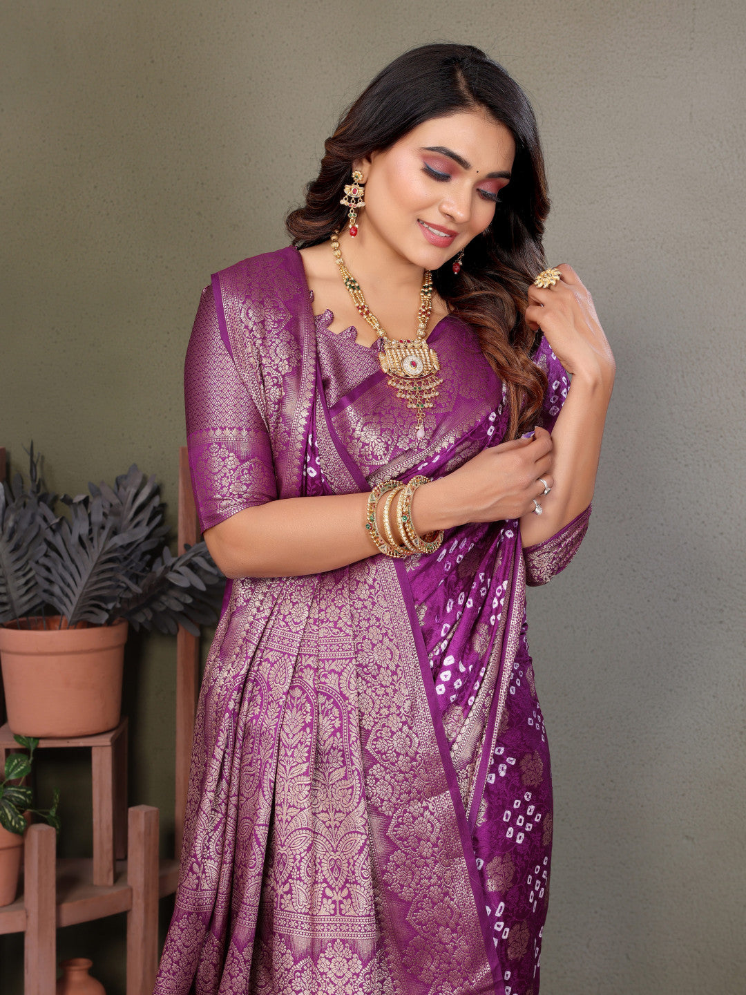 Magenta Bandhej Silk Saree With Zari Weaving Work | Wedding & Festive Wear – JaipurSaaj