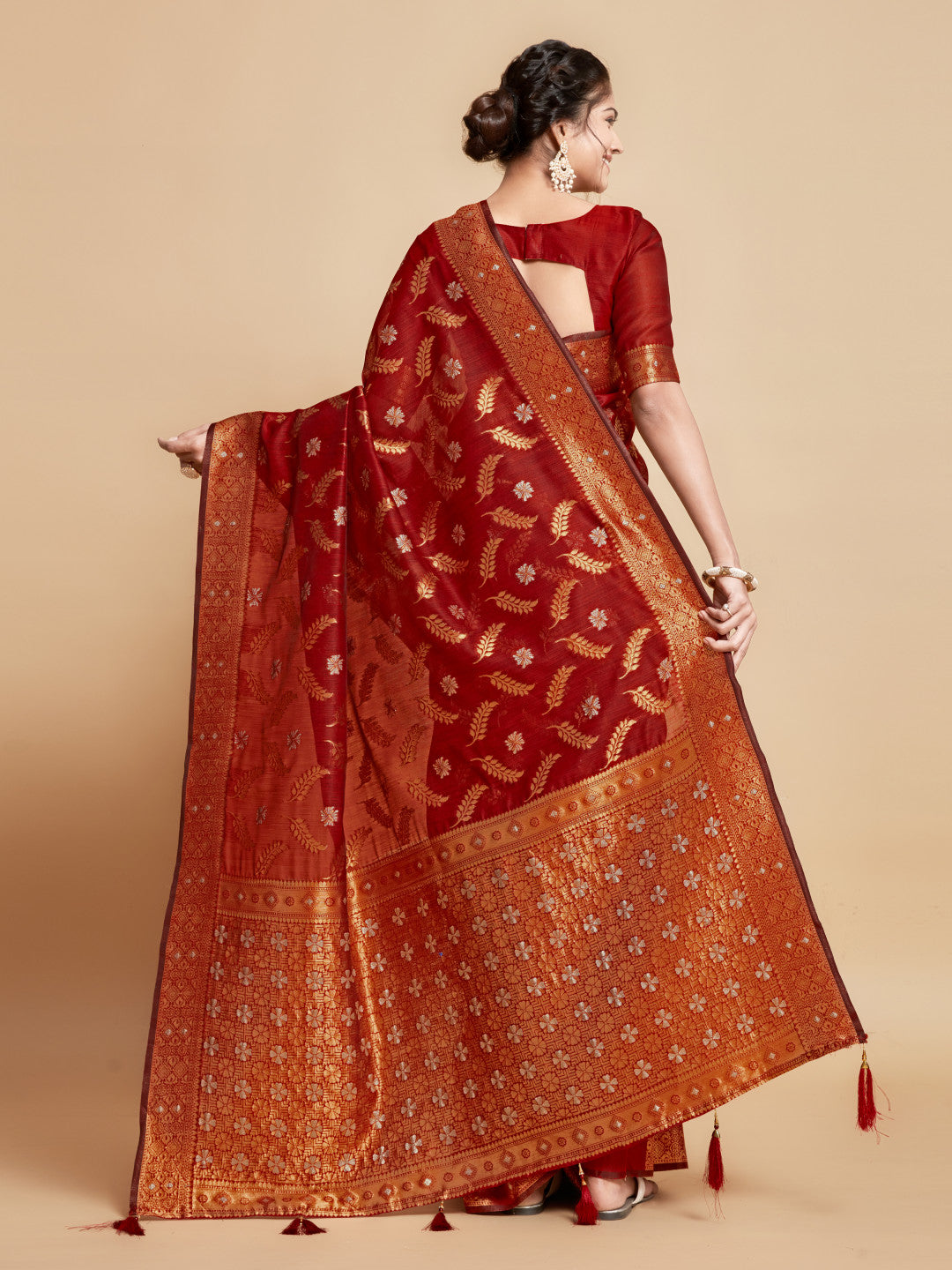 Red Soft Linen Silk Saree With Zari Weaving Work