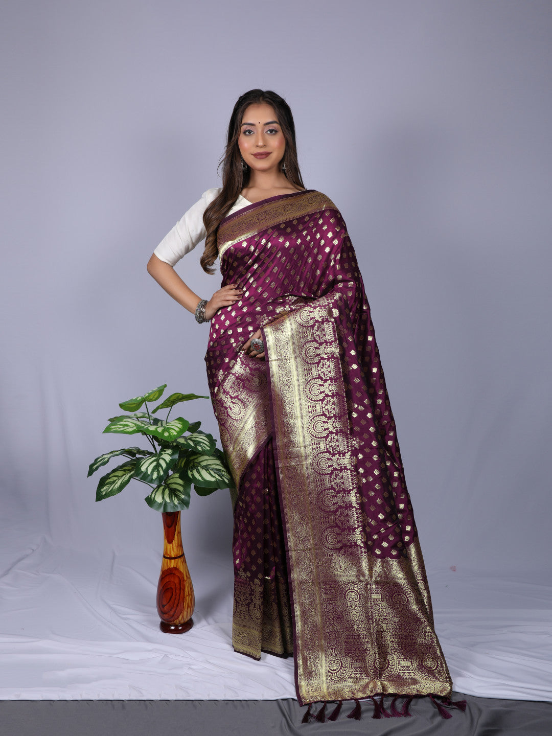 Magenta Banarasi Silk Saree With Zari Weaving Work | Wedding Wear – JaipurSaaj